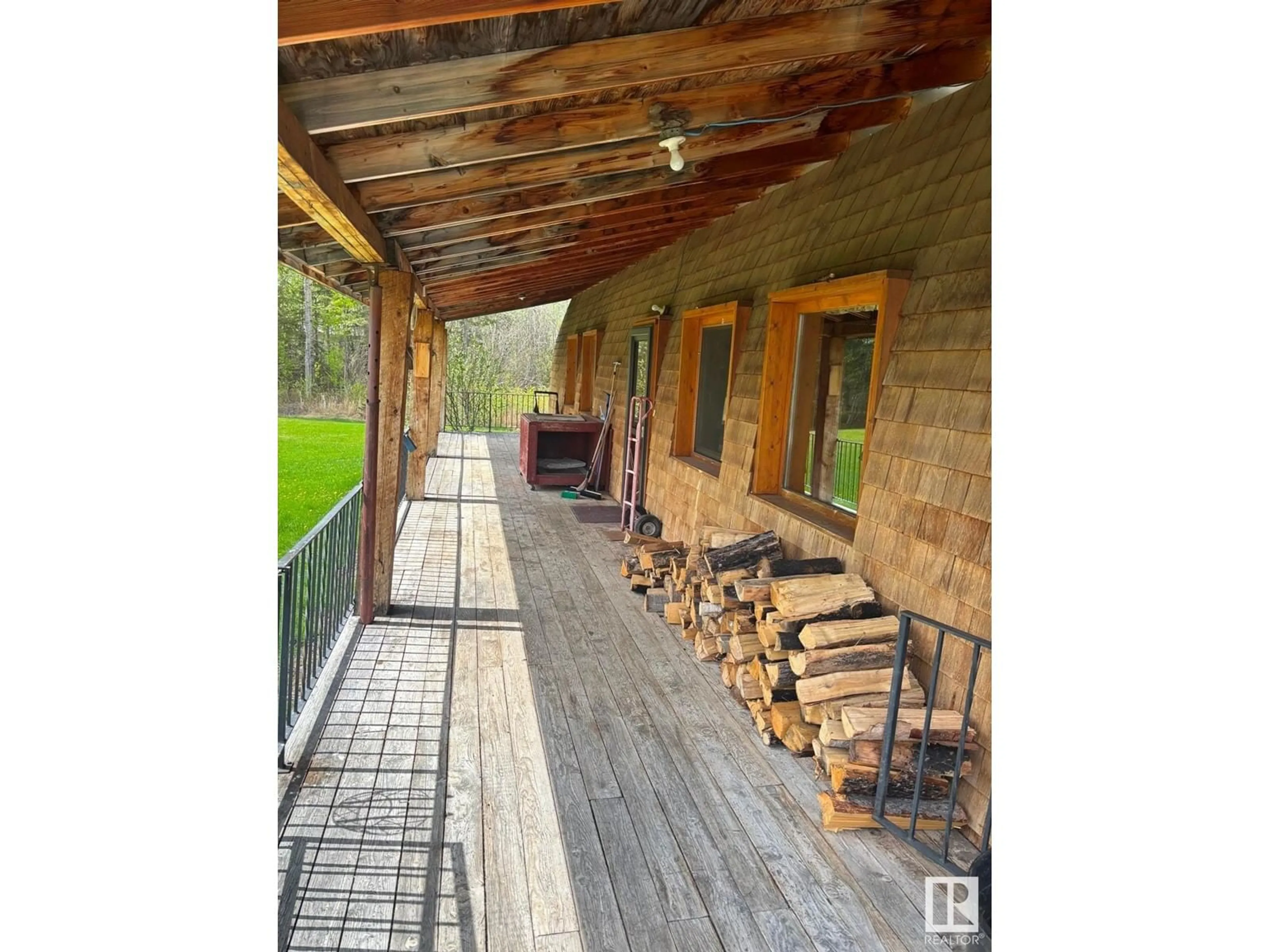 Patio, building for 48216 RGE ROAD 72, Rural Brazeau County Alberta T0C0S0