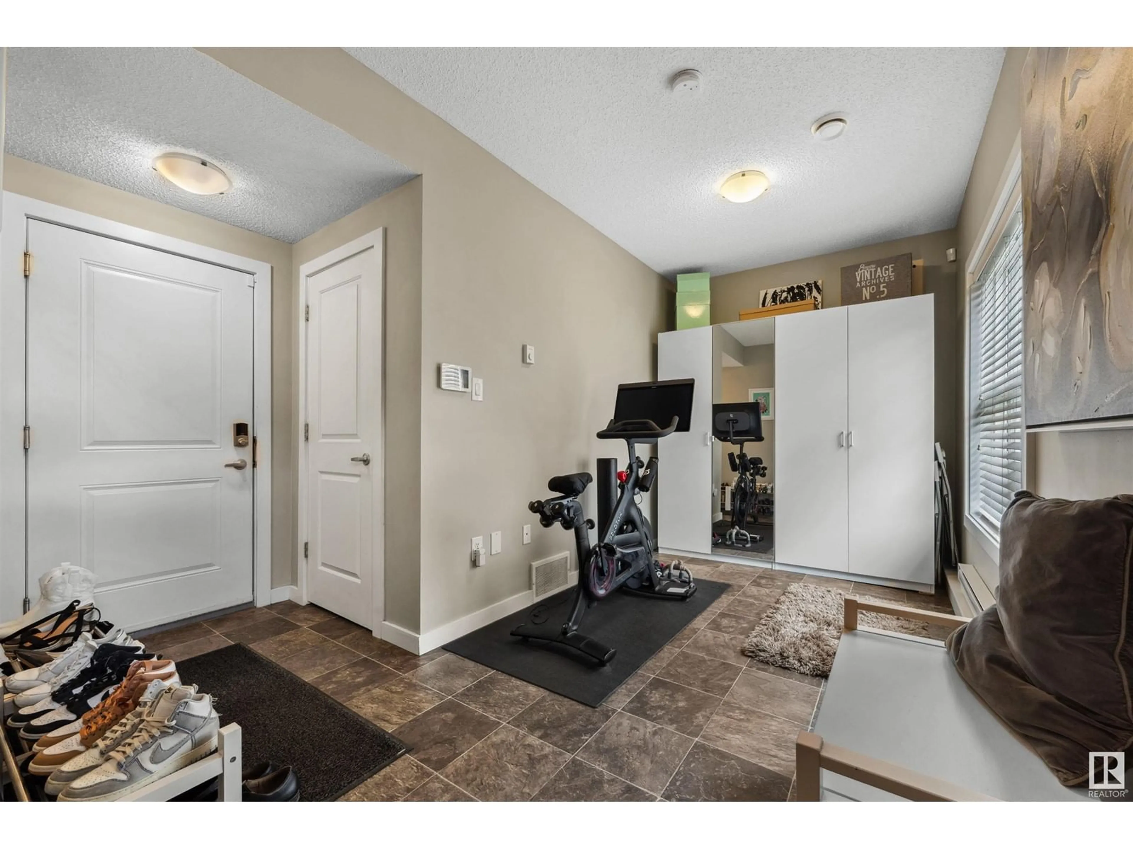 Indoor entryway for 90 - 2803 JAMES MOWATT TR, Edmonton Alberta T6W2P5