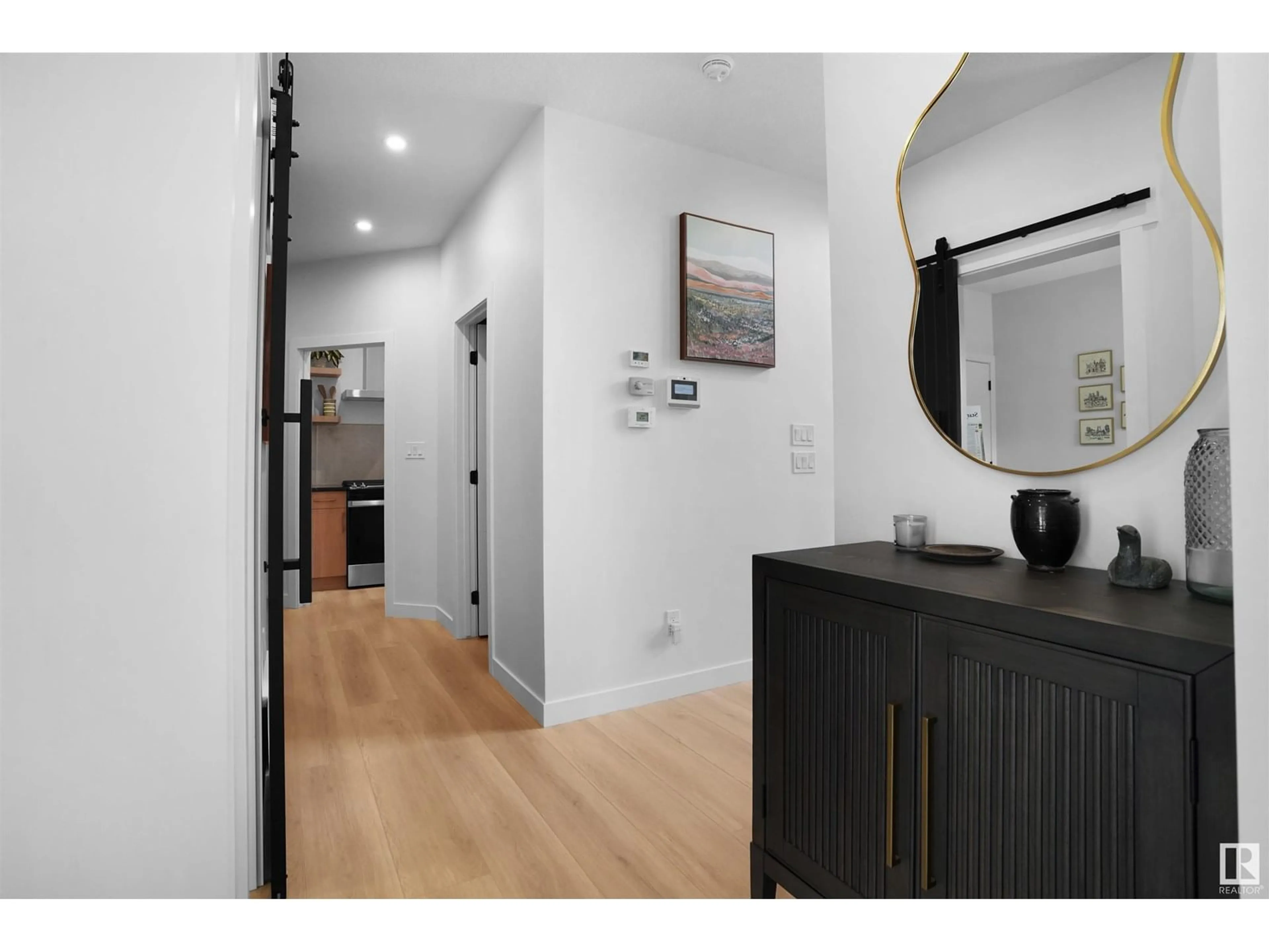 Indoor entryway for 710 ELDERBERRY CLOSE, Edmonton Alberta T5T5M8