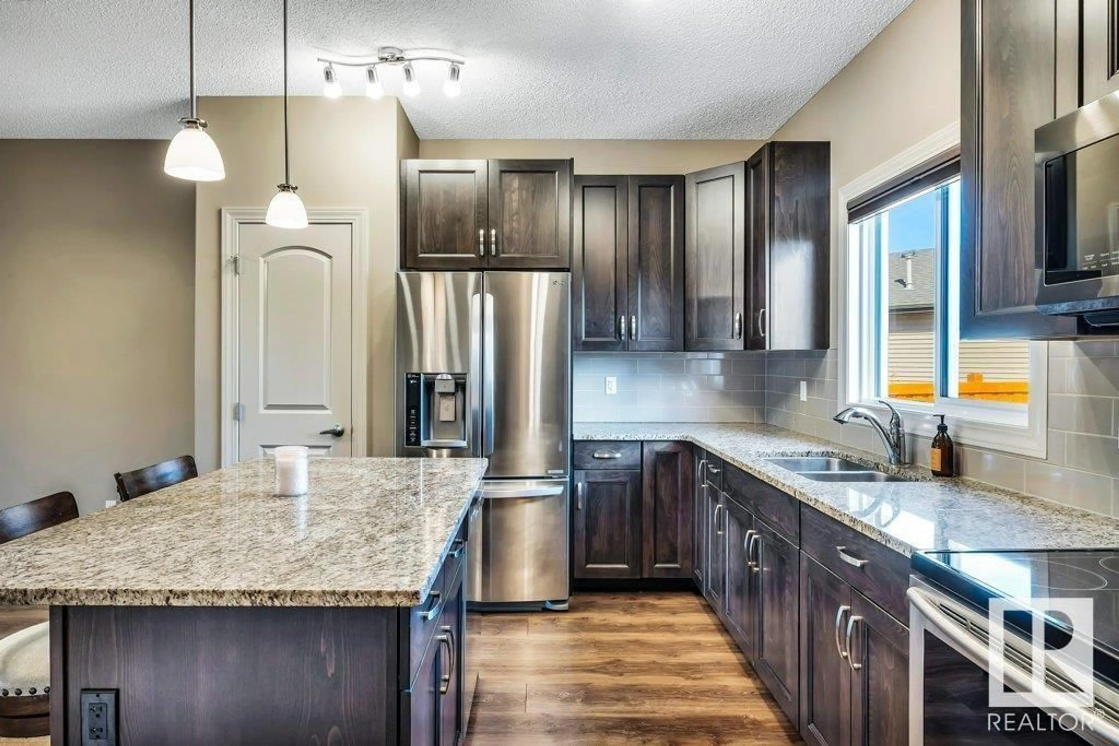 Contemporary kitchen, ceramic/tile floor for 7208 CARDINAL WY, Edmonton Alberta T6W2Y5