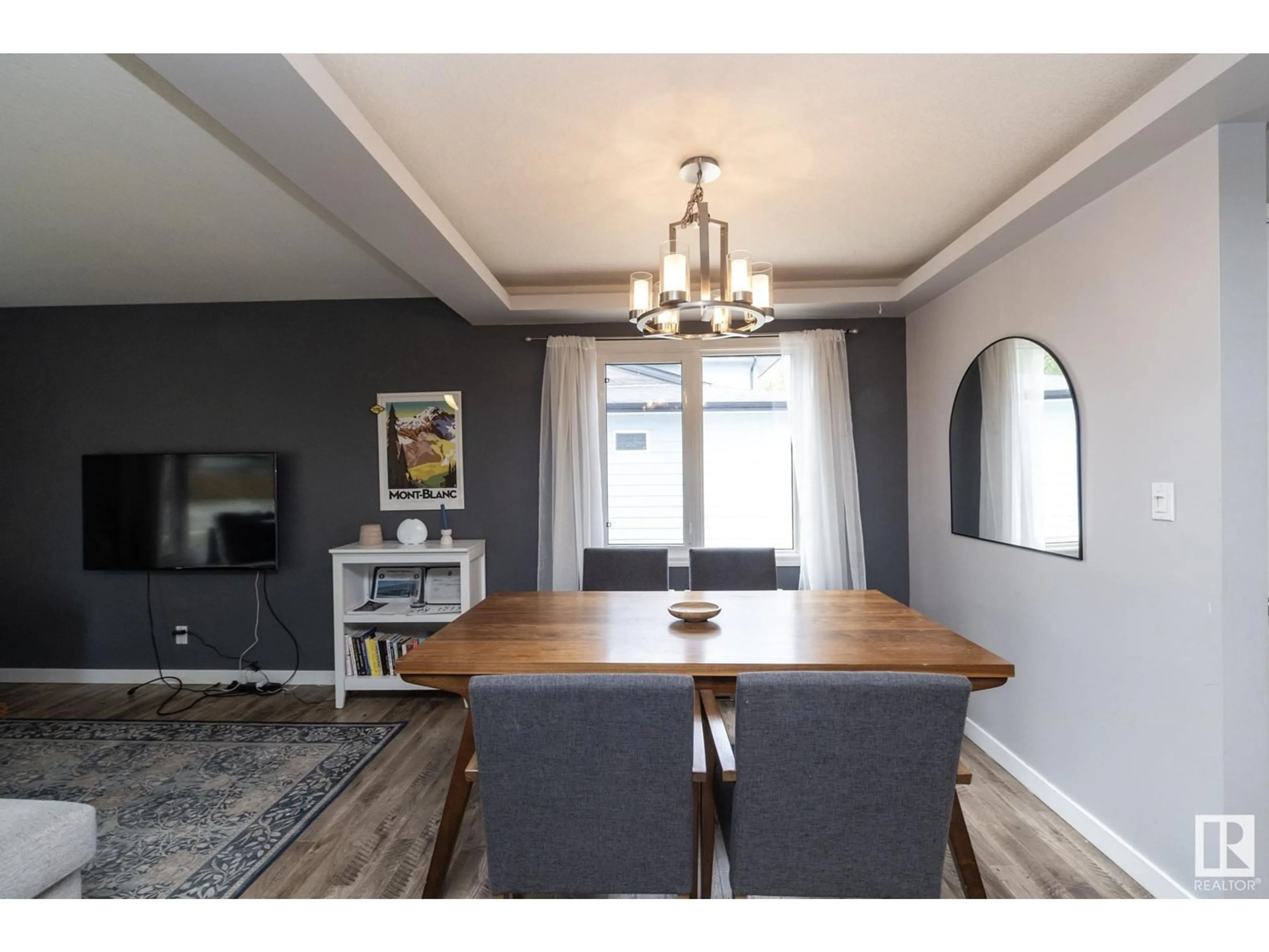 Dining room, wood/laminate floor for 40 BURNHAM AV, St. Albert Alberta T8N0A7