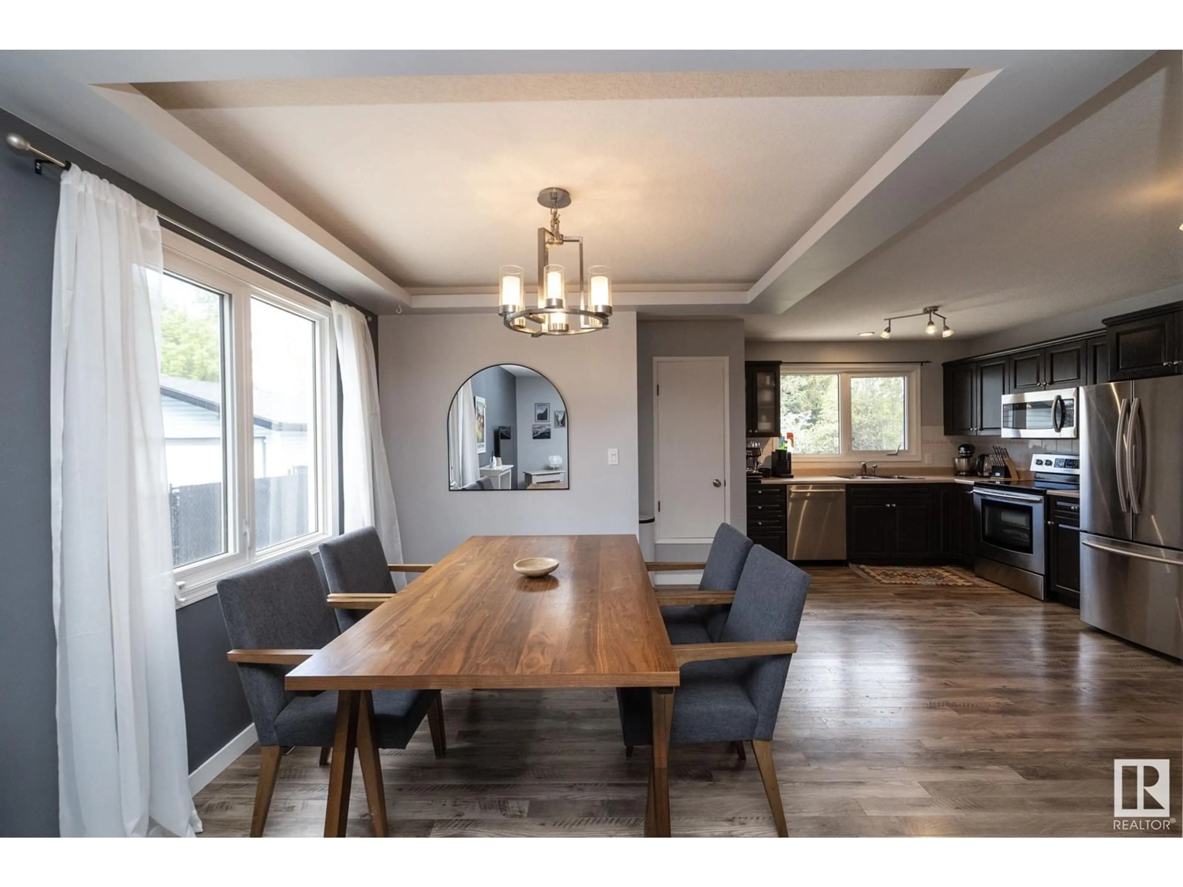 Dining room, wood/laminate floor for 40 BURNHAM AV, St. Albert Alberta T8N0A7
