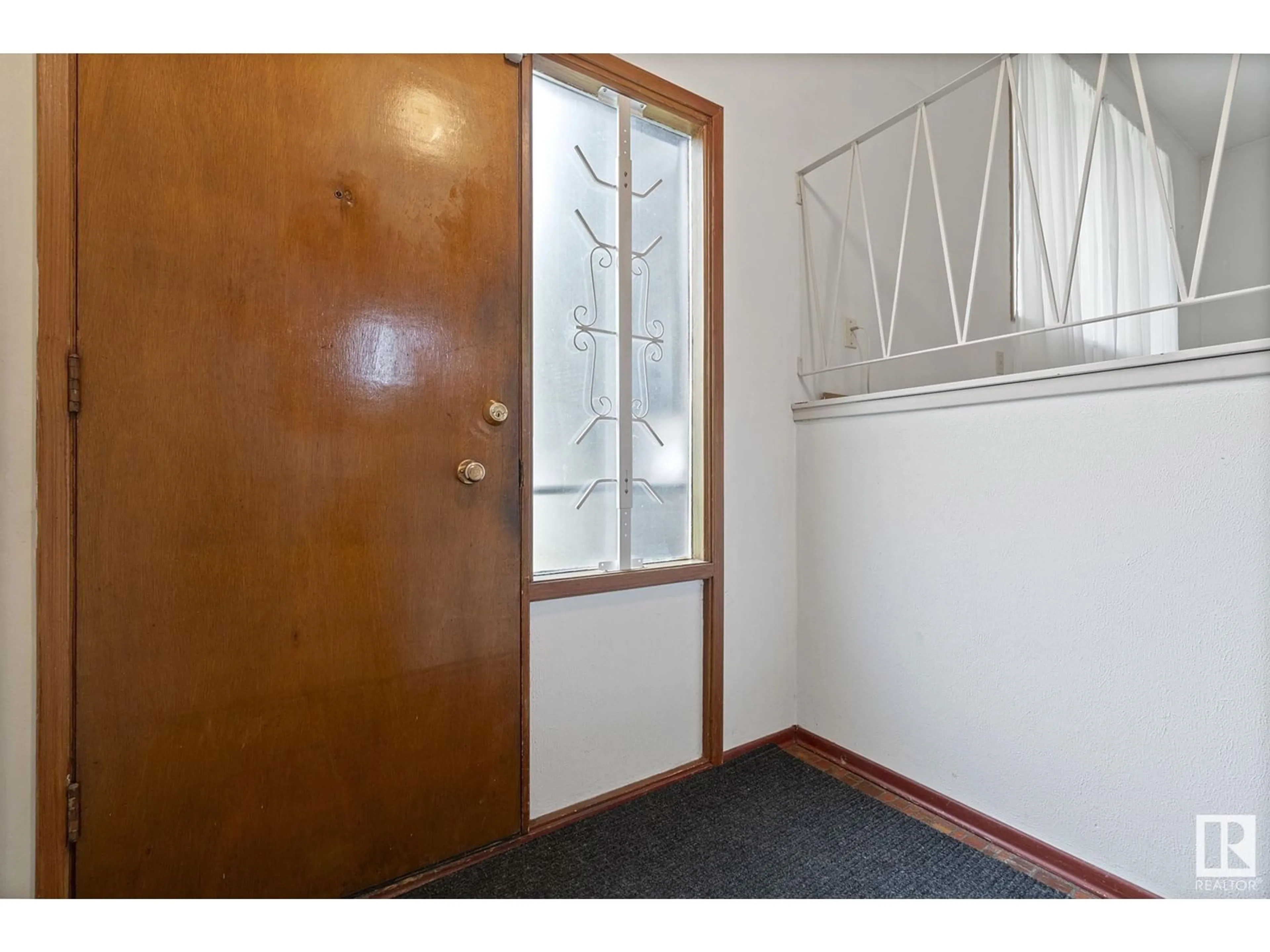 Indoor entryway for NW - 8724 164A ST, Edmonton Alberta T5R2R3