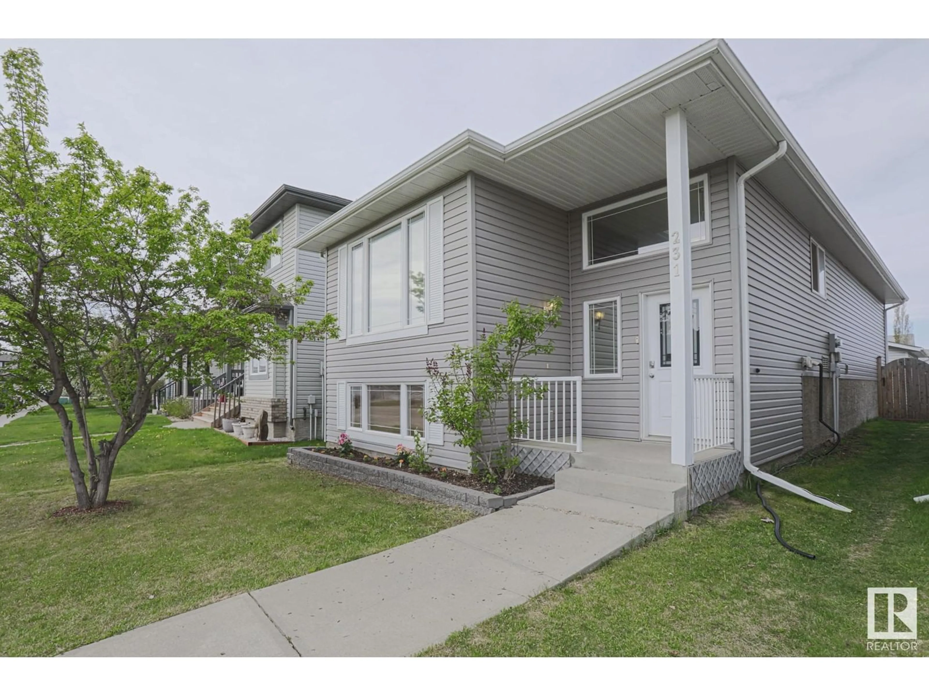 Home with vinyl exterior material, street for 231 BROOKVIEW WY, Stony Plain Alberta T7X2X7