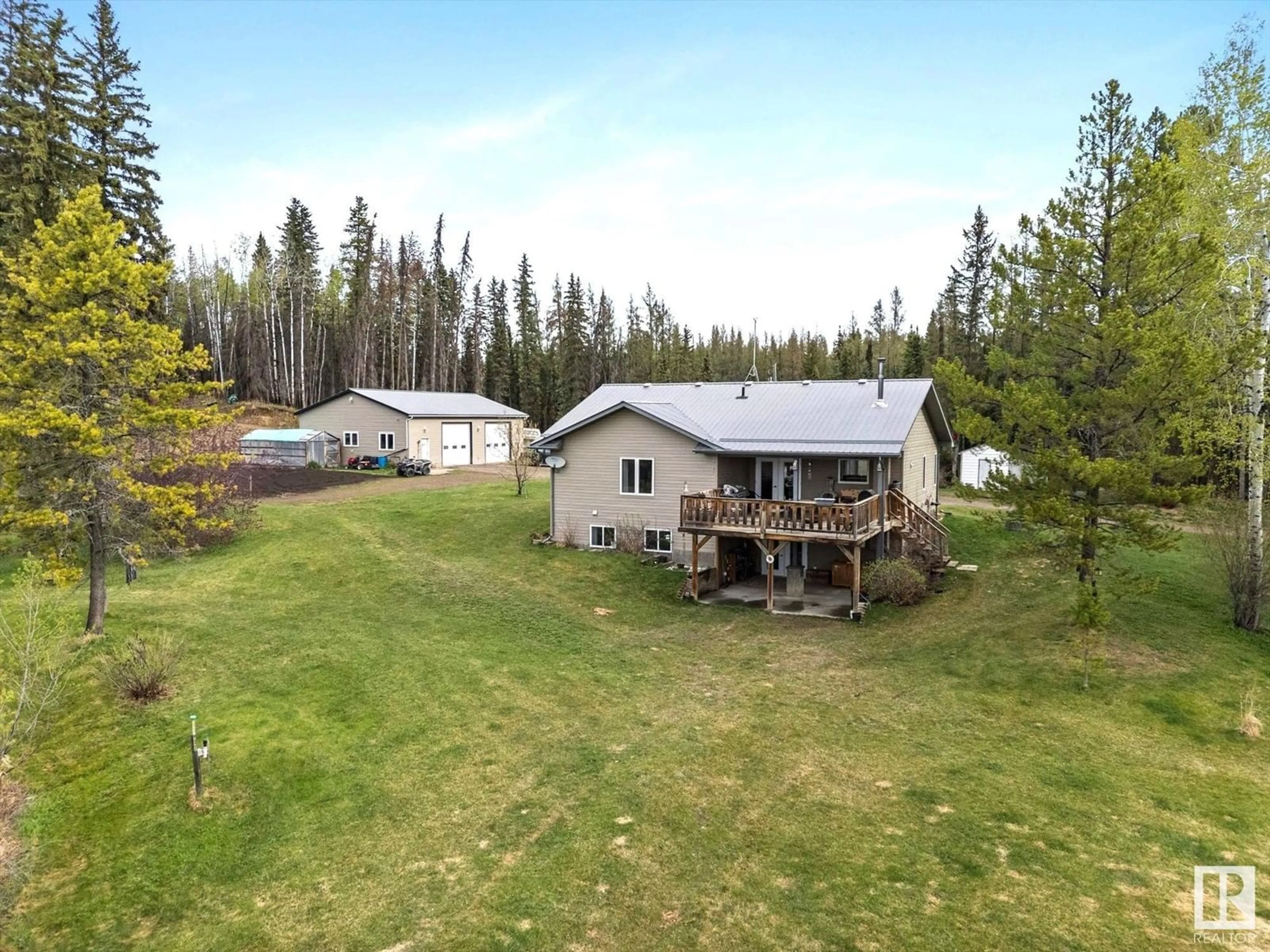 A pic from outside/outdoor area/front of a property/back of a property/a pic from drone, unknown for 123 - 55310 RRD, Rural Yellowhead Alberta T0E1S0