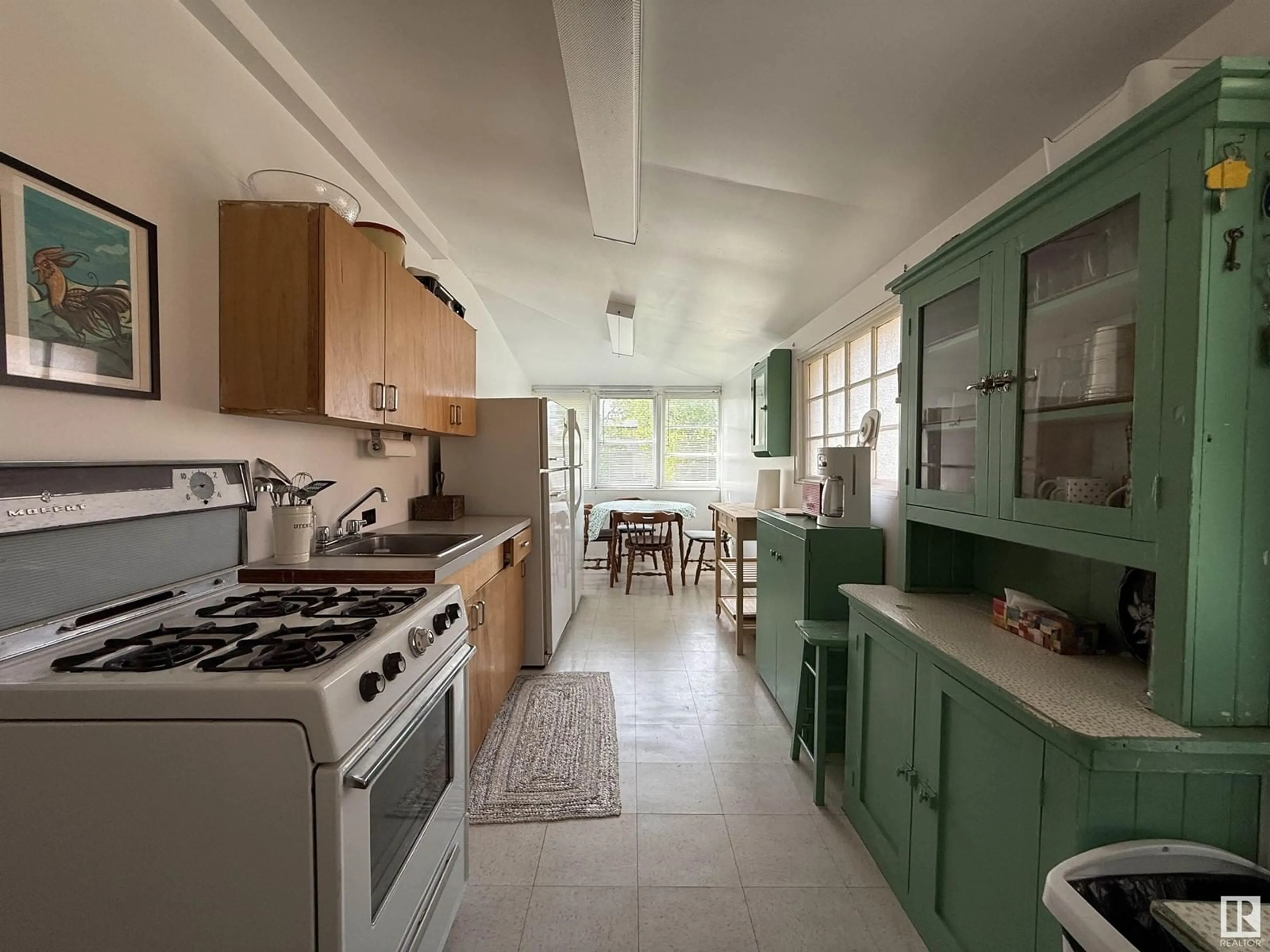 Standard kitchen, ceramic/tile floor for 5127 50 AV, Rural Lac Ste. Anne County Alberta T0E0A0