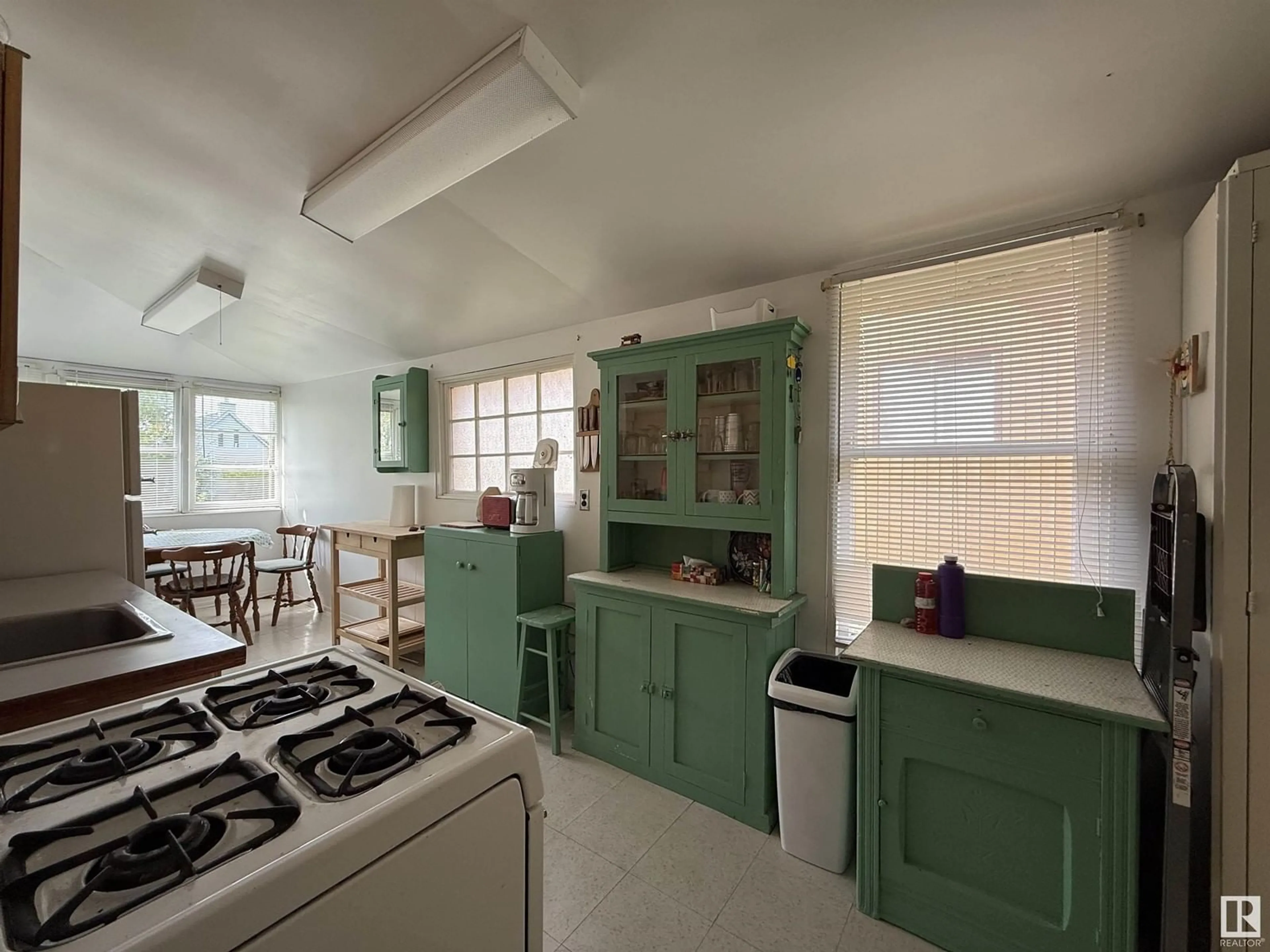 Standard kitchen, unknown for 5127 50 AV, Rural Lac Ste. Anne County Alberta T0E0A0