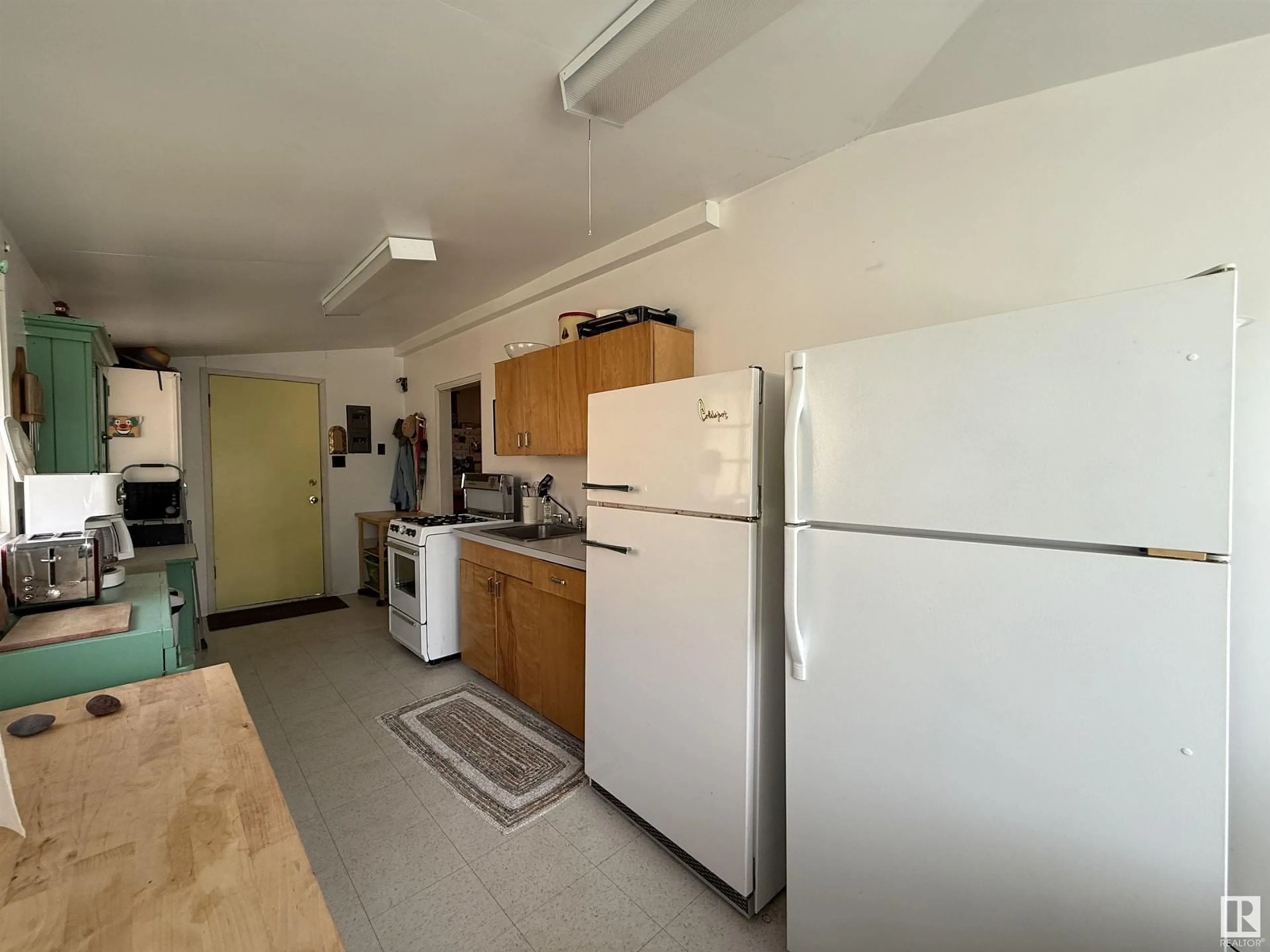 Standard kitchen, unknown for 5127 50 AV, Rural Lac Ste. Anne County Alberta T0E0A0