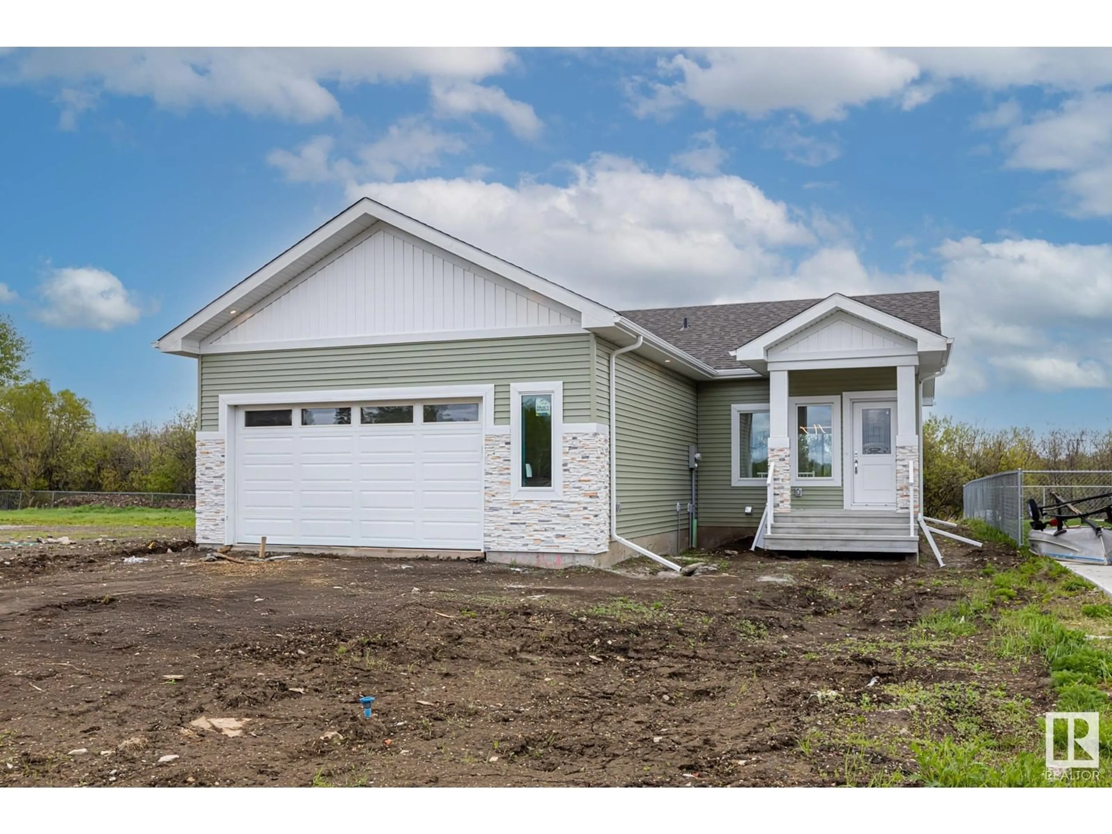 Home with vinyl exterior material, building for 5109 55 STREET, Wabamun Alberta T0E2K0