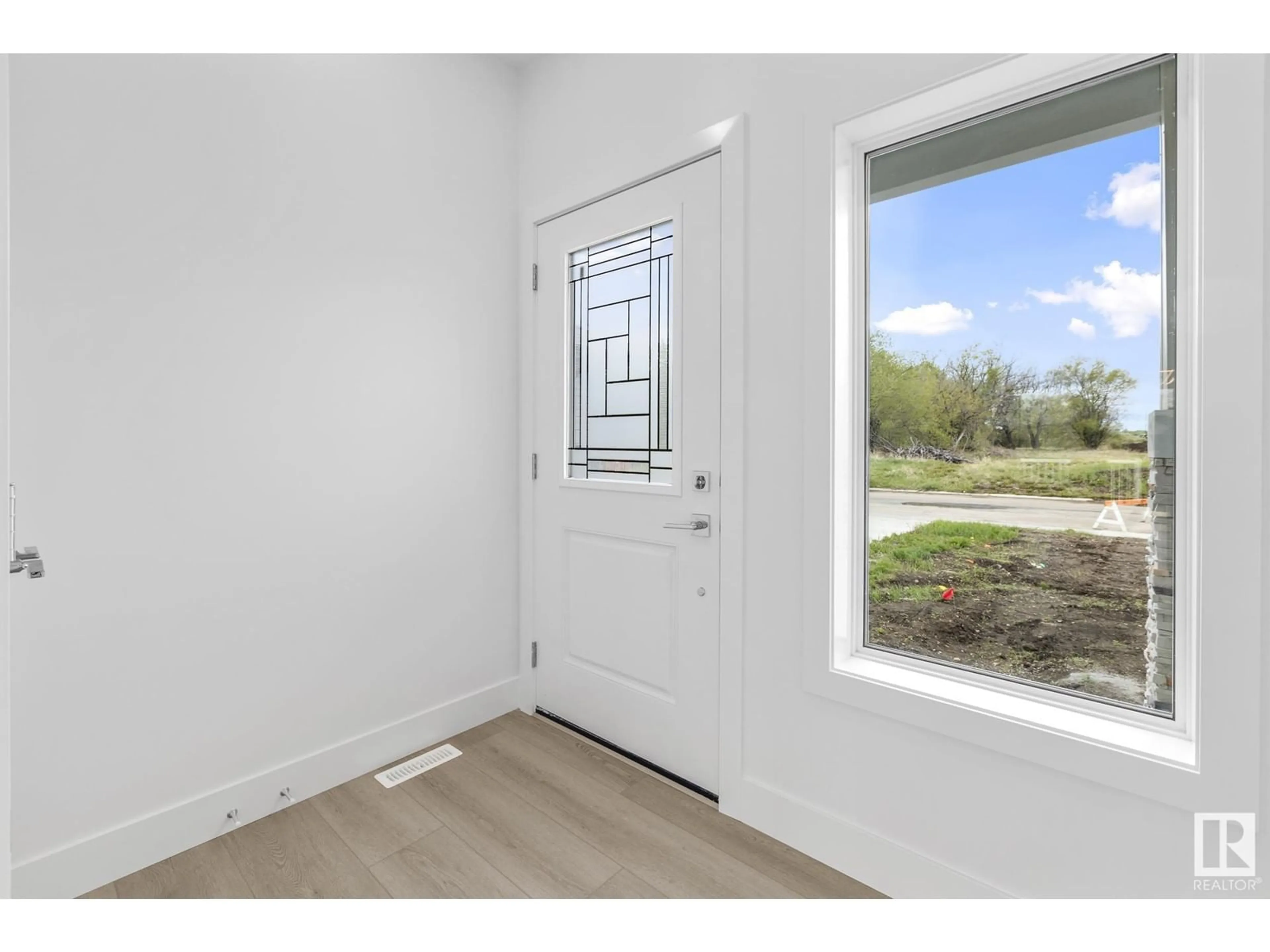 Indoor entryway for 5109 55 STREET, Wabamun Alberta T0E2K0