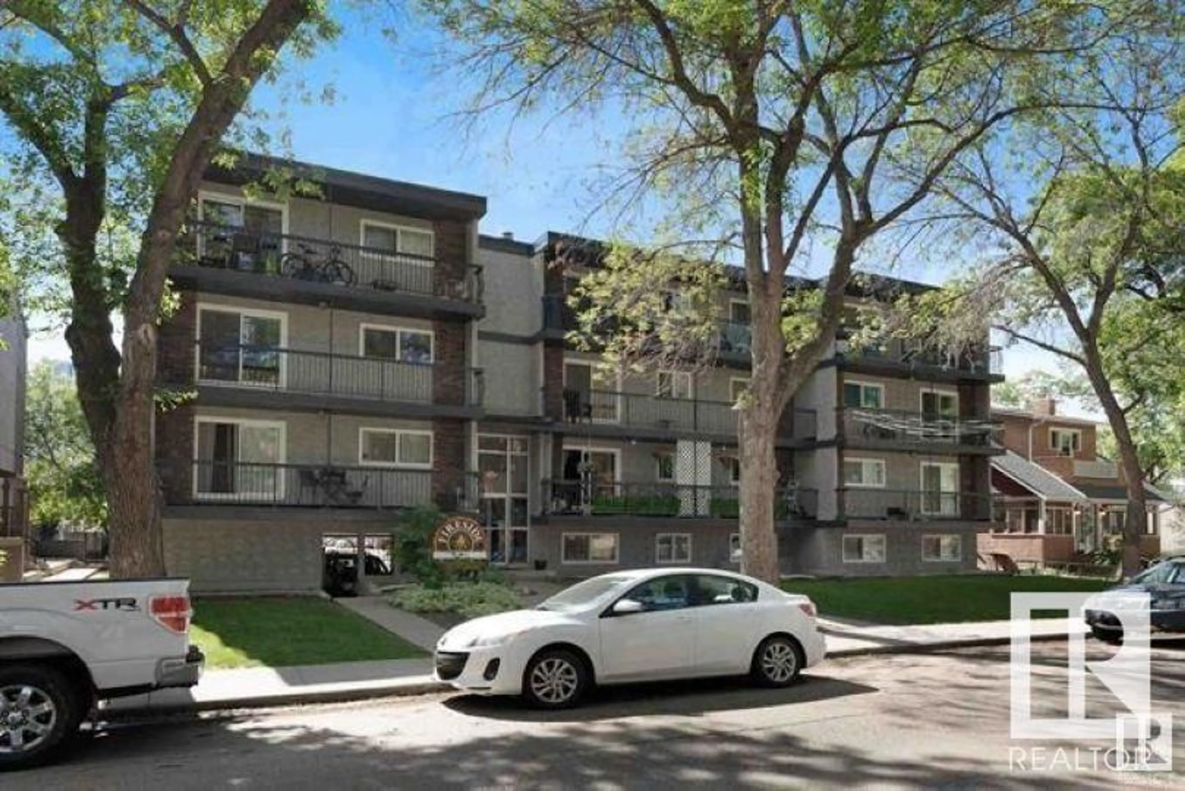 Unknown for #101 - 10420 93 ST, Edmonton Alberta T5H1X4