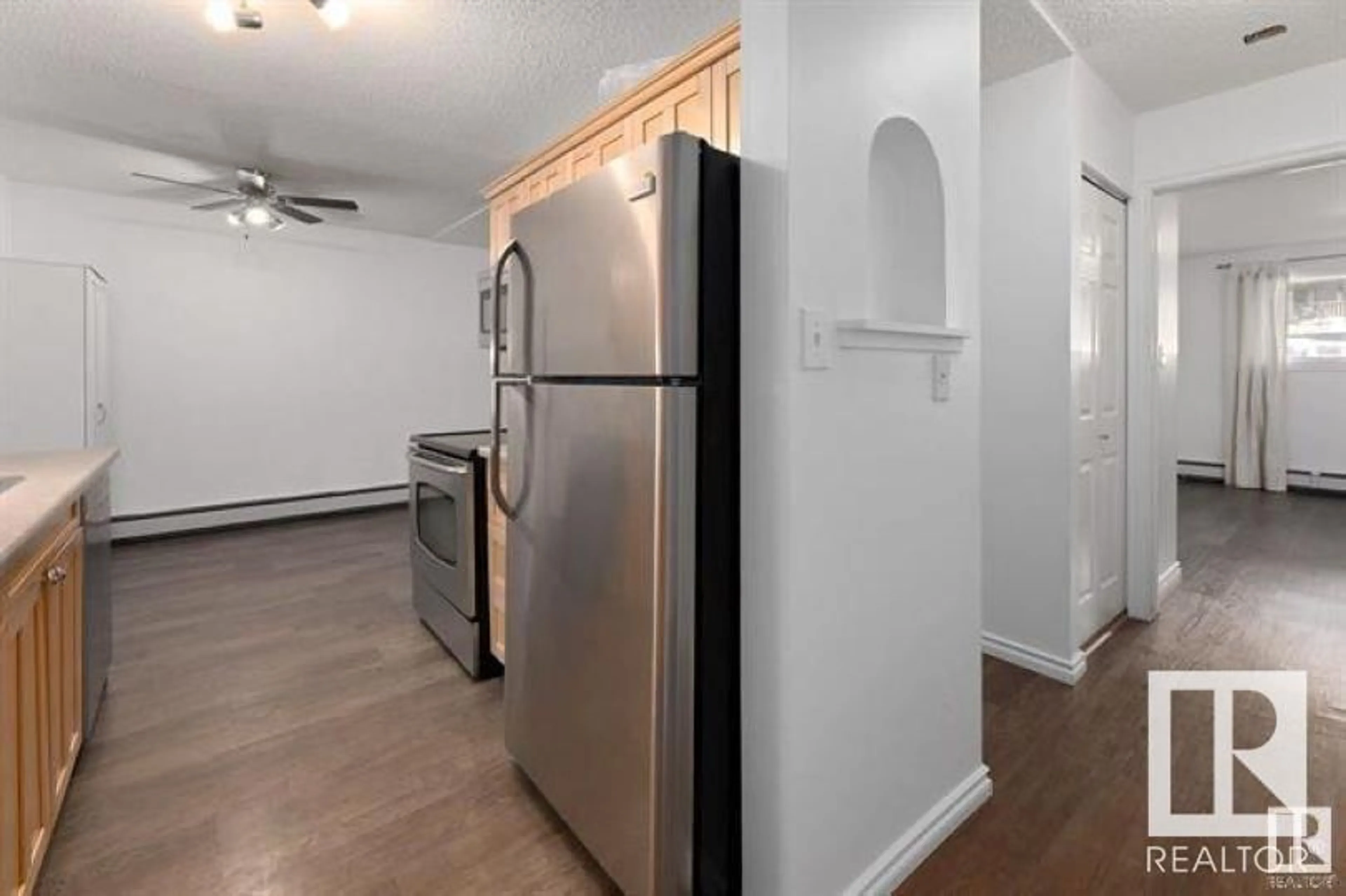 Standard kitchen, wood/laminate floor for #101 - 10420 93 ST, Edmonton Alberta T5H1X4