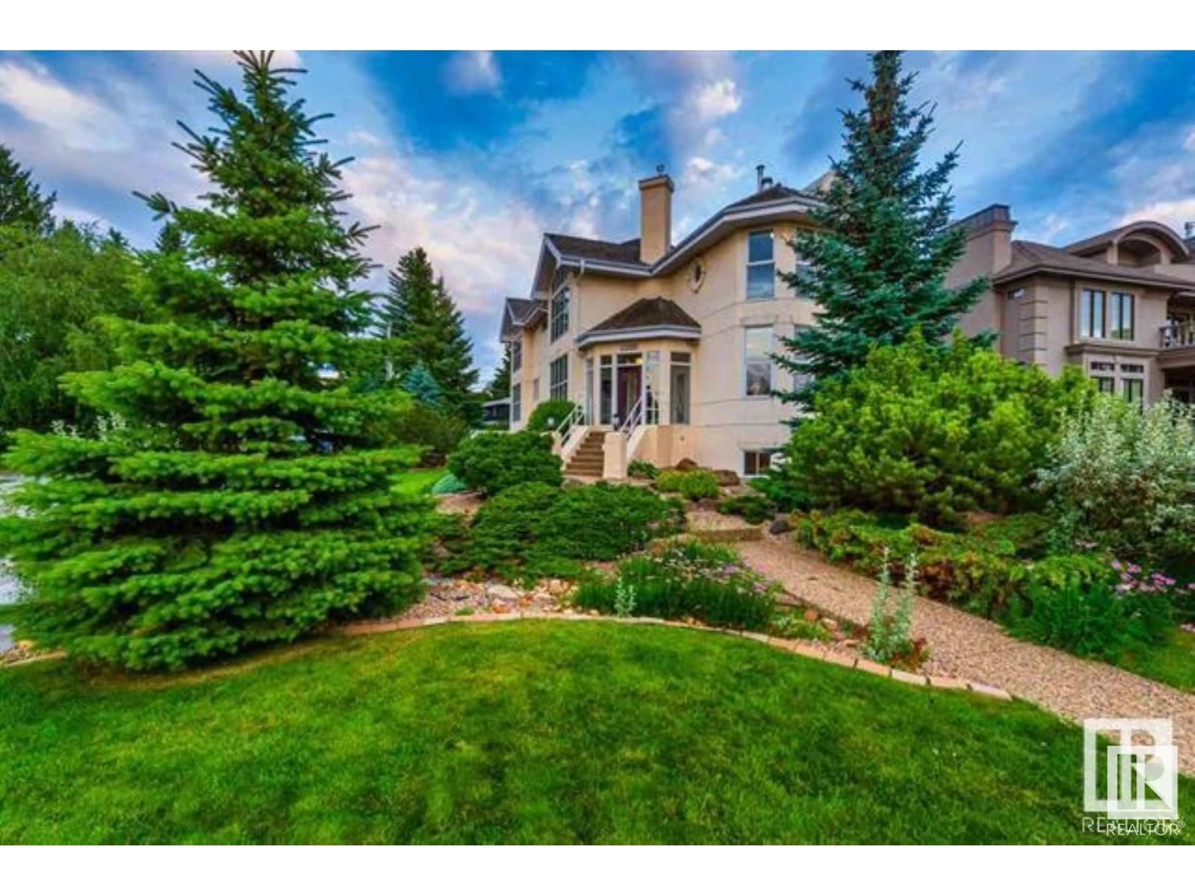 A pic from outside/outdoor area/front of a property/back of a property/a pic from drone, unknown for 9045 SASKATCHEWAN DR, Edmonton Alberta T6G2B2