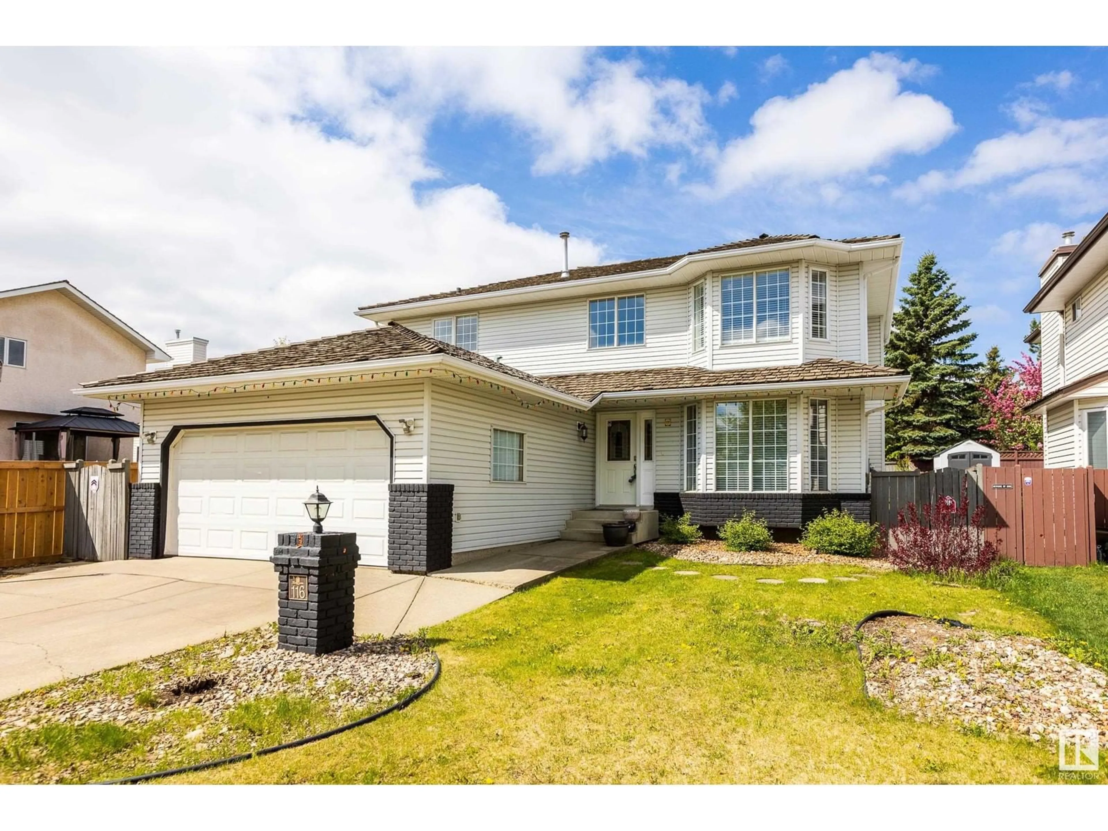 Home with vinyl exterior material, street for 116 NOTTINGHAM BV, Sherwood Park Alberta T8A5N9