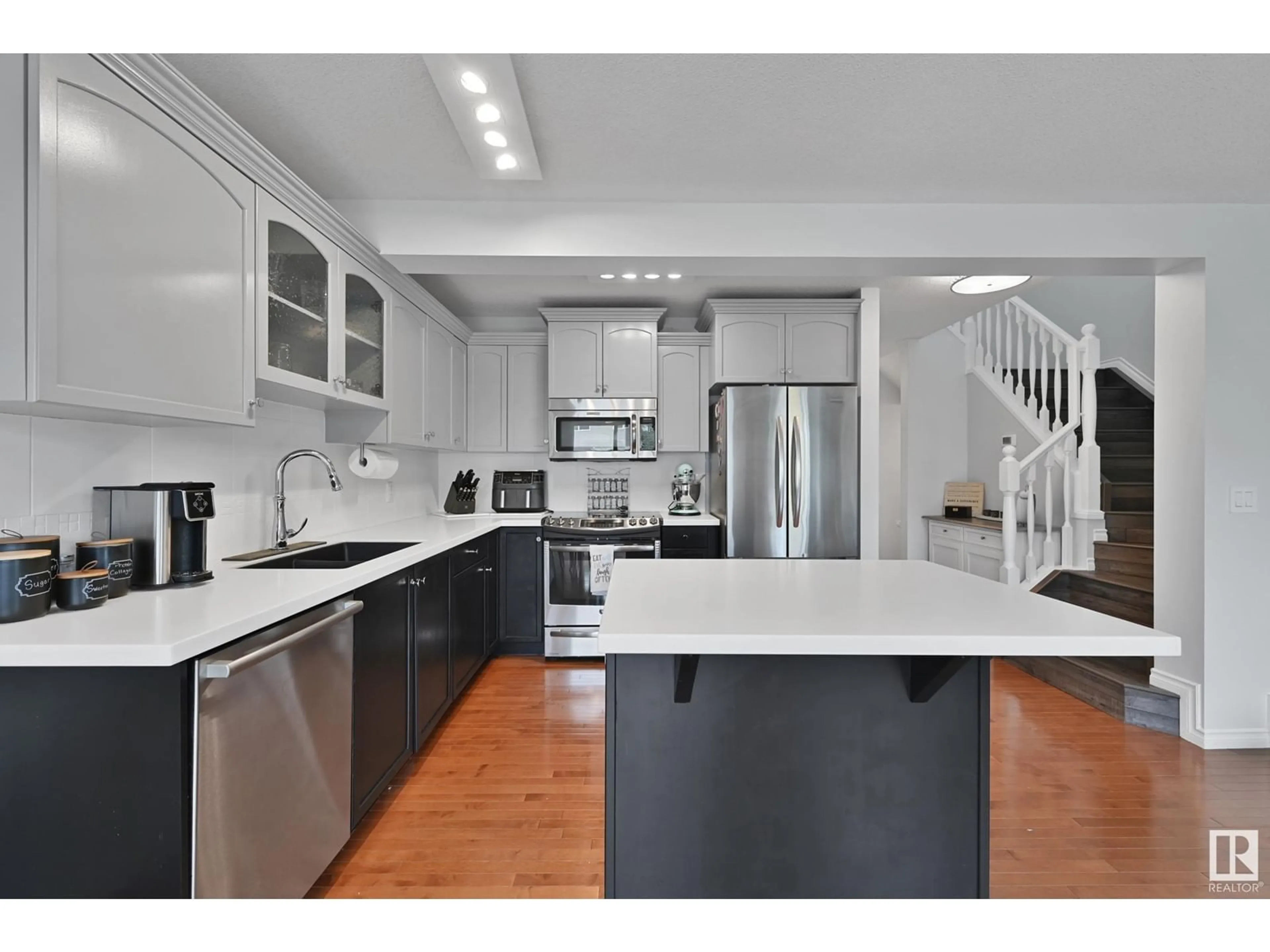 Open concept kitchen, unknown for 21306 46 AV, Edmonton Alberta T6M0G9