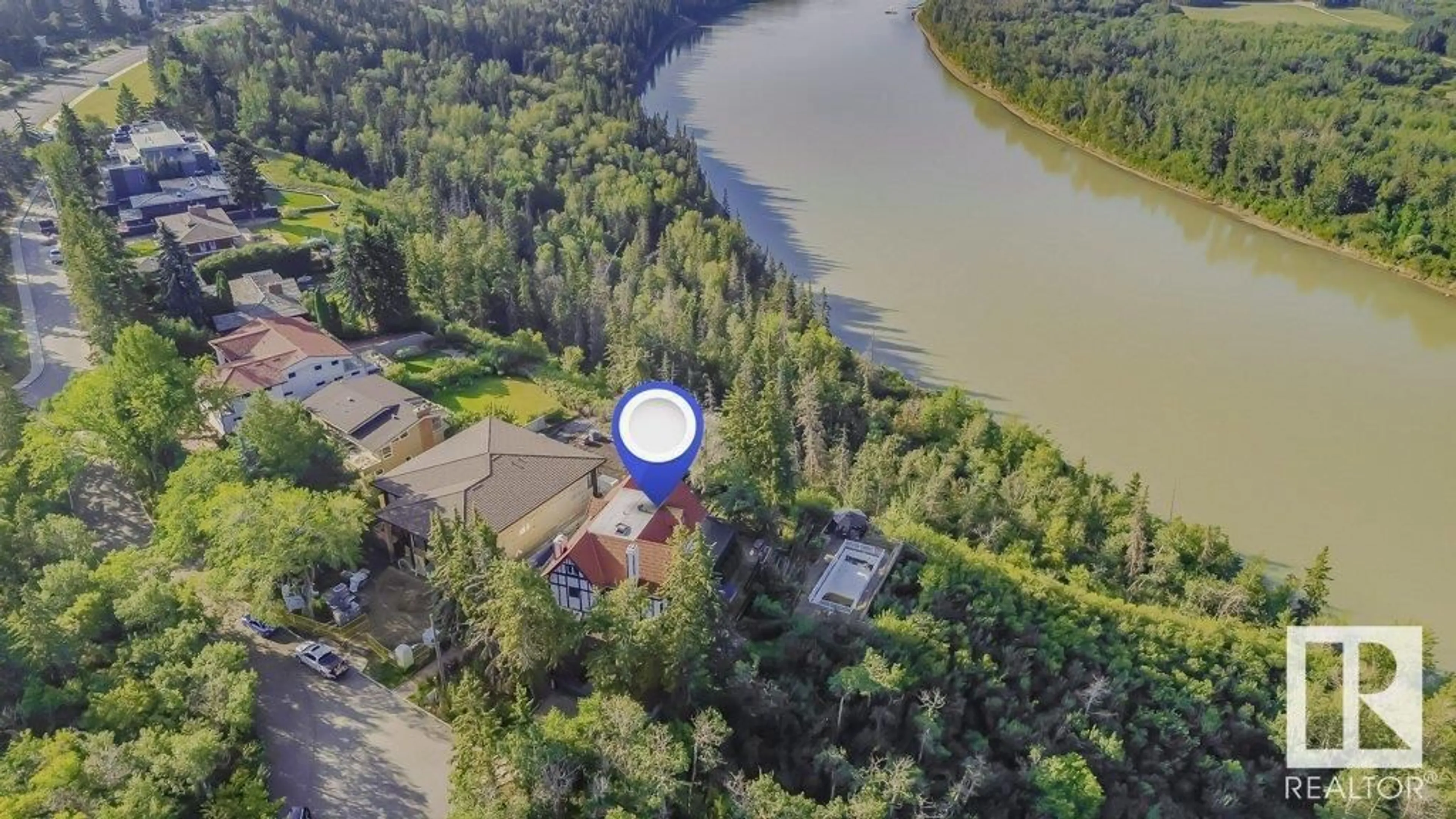 A pic from outside/outdoor area/front of a property/back of a property/a pic from drone, water/lake/river/ocean view for 8638 SASKATCHEWAN DR, Edmonton Alberta T6G2A8
