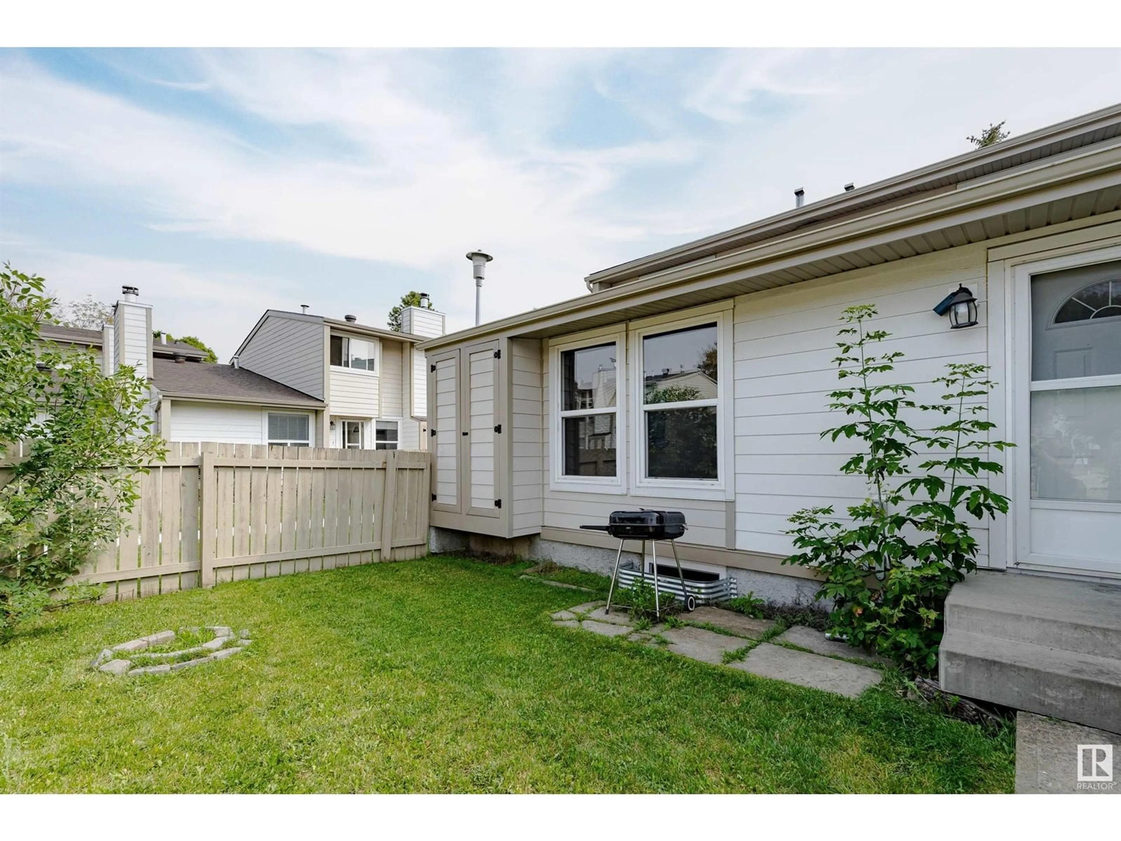Patio, street for 1130 KNOTTWOOD RD, Edmonton Alberta T6K2J8