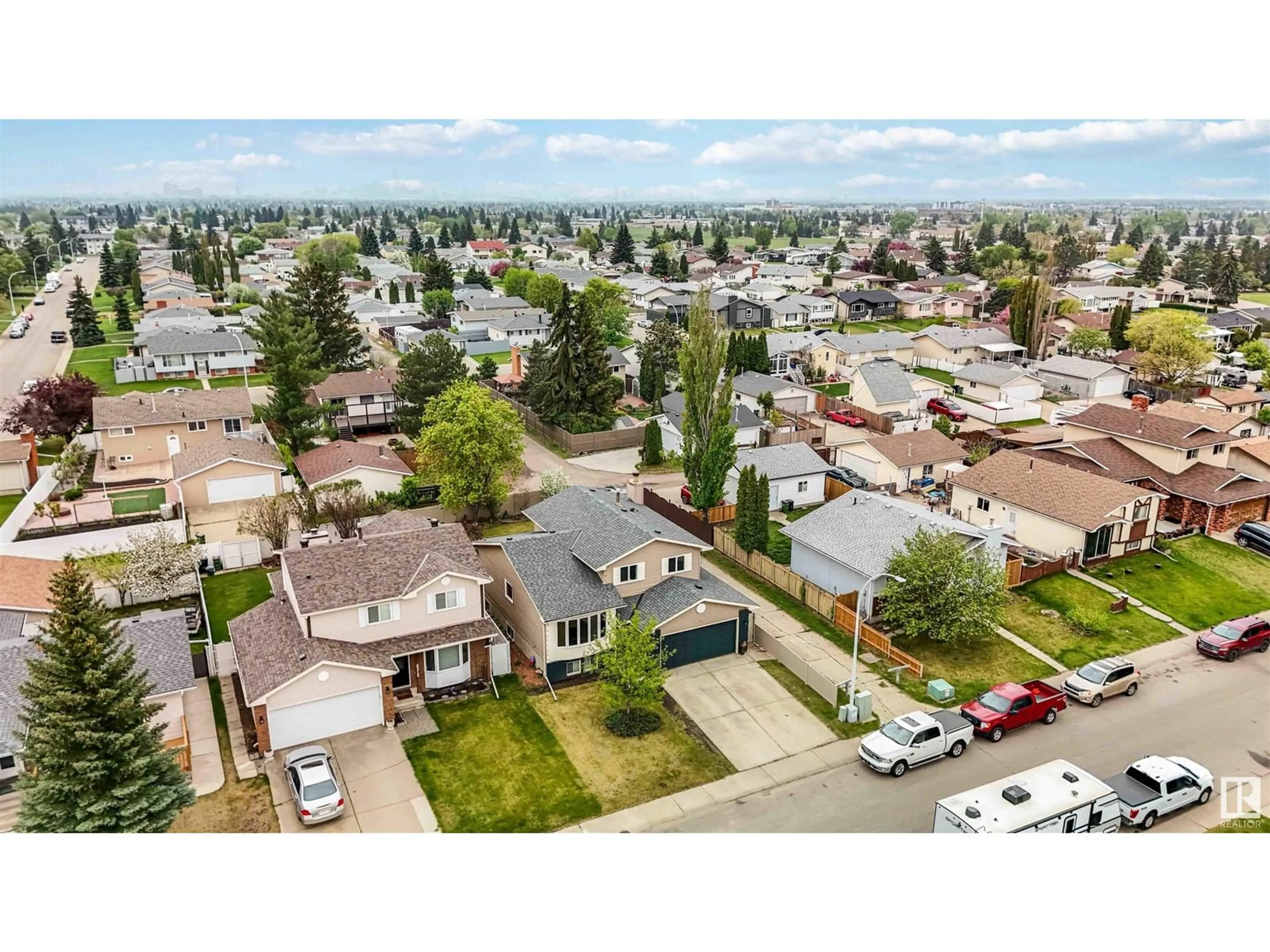 A pic from outside/outdoor area/front of a property/back of a property/a pic from drone, street for NW - 8319 152B AV, Edmonton Alberta T5E6G1