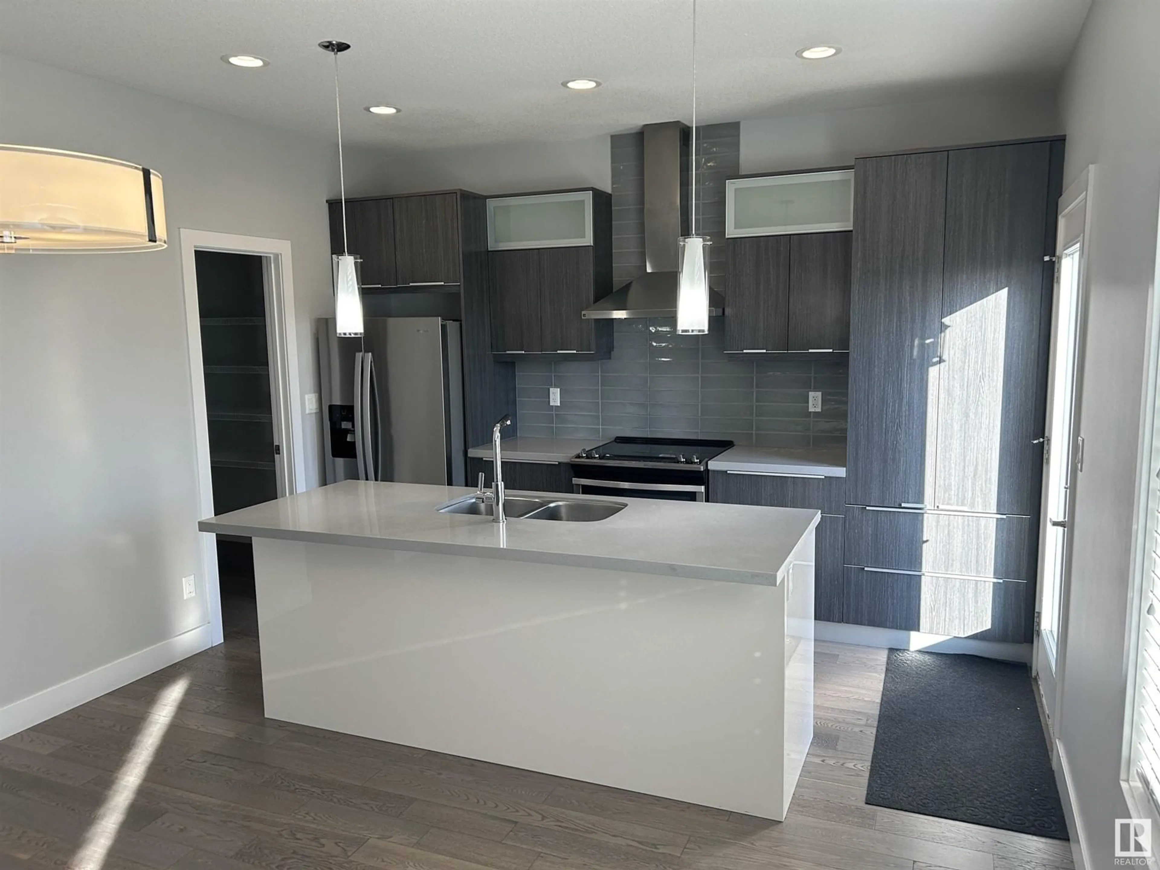 Open concept kitchen, unknown for 3011 SOLEIL BV, Beaumont Alberta T4X2T5