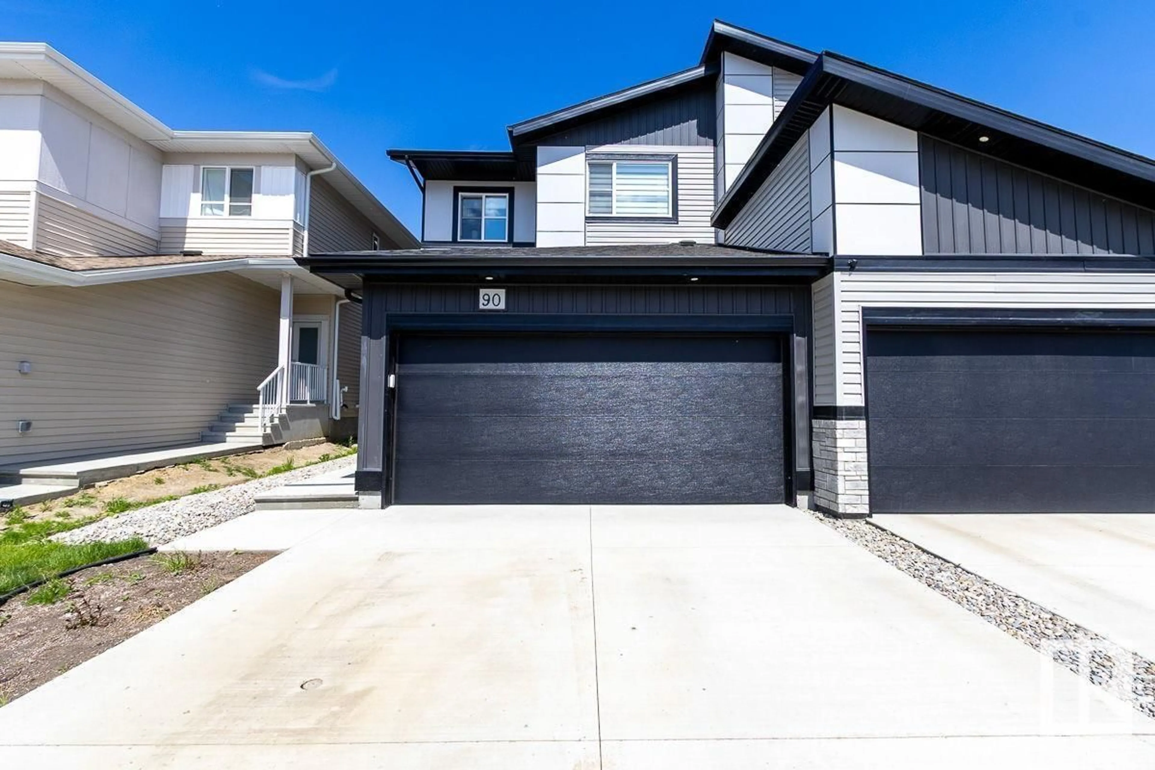 Home with vinyl exterior material, street for 90 ROYAL ST, St. Albert Alberta T8N7X4