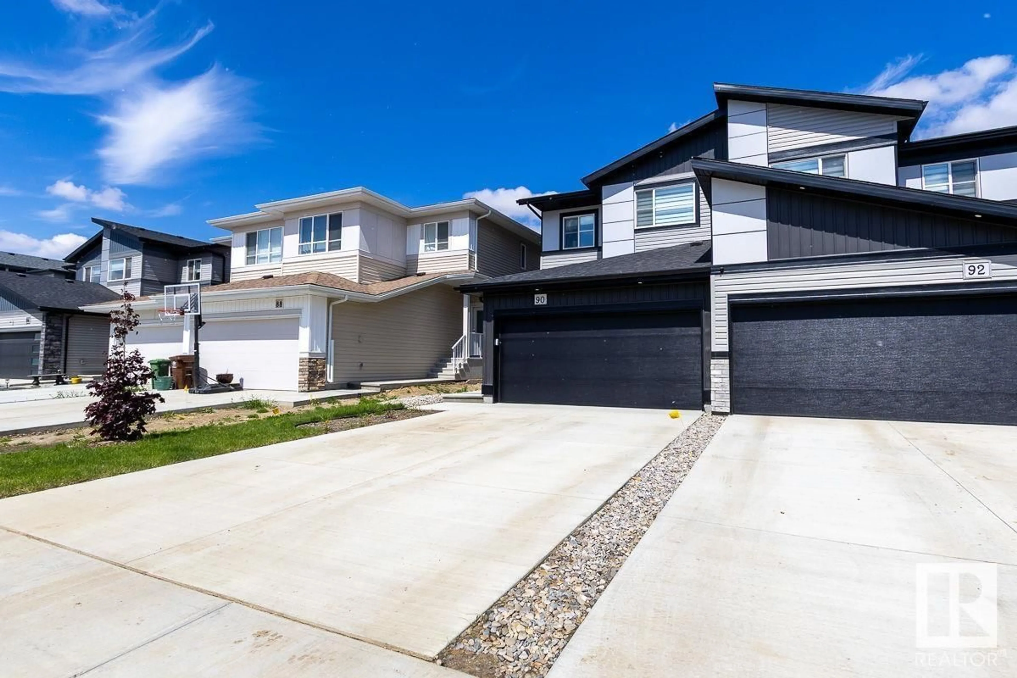 Home with vinyl exterior material, street for 90 ROYAL ST, St. Albert Alberta T8N7X4