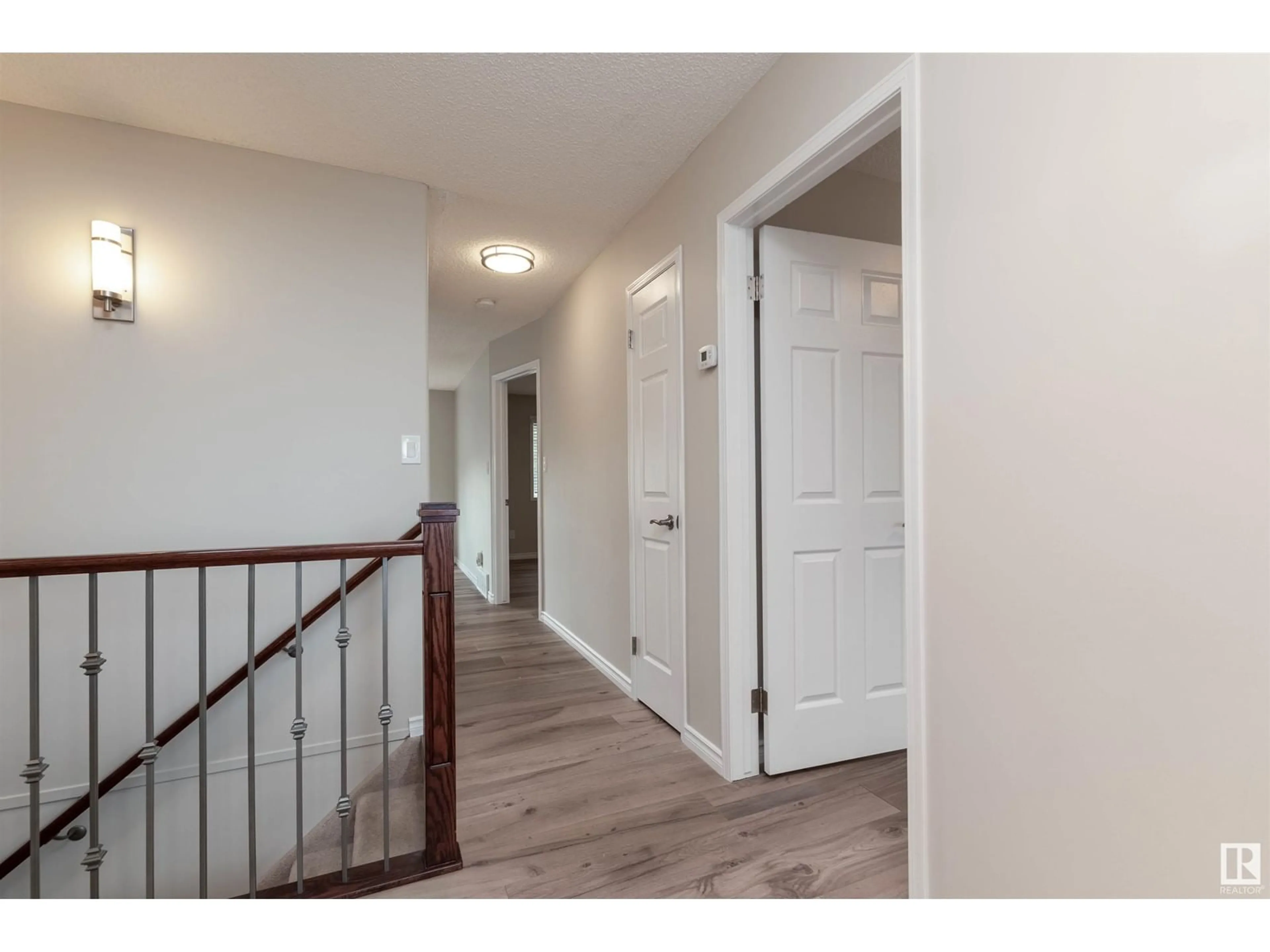 Indoor entryway for 7 - 2 CRANFORD WY, Sherwood Park Alberta T8H5W5