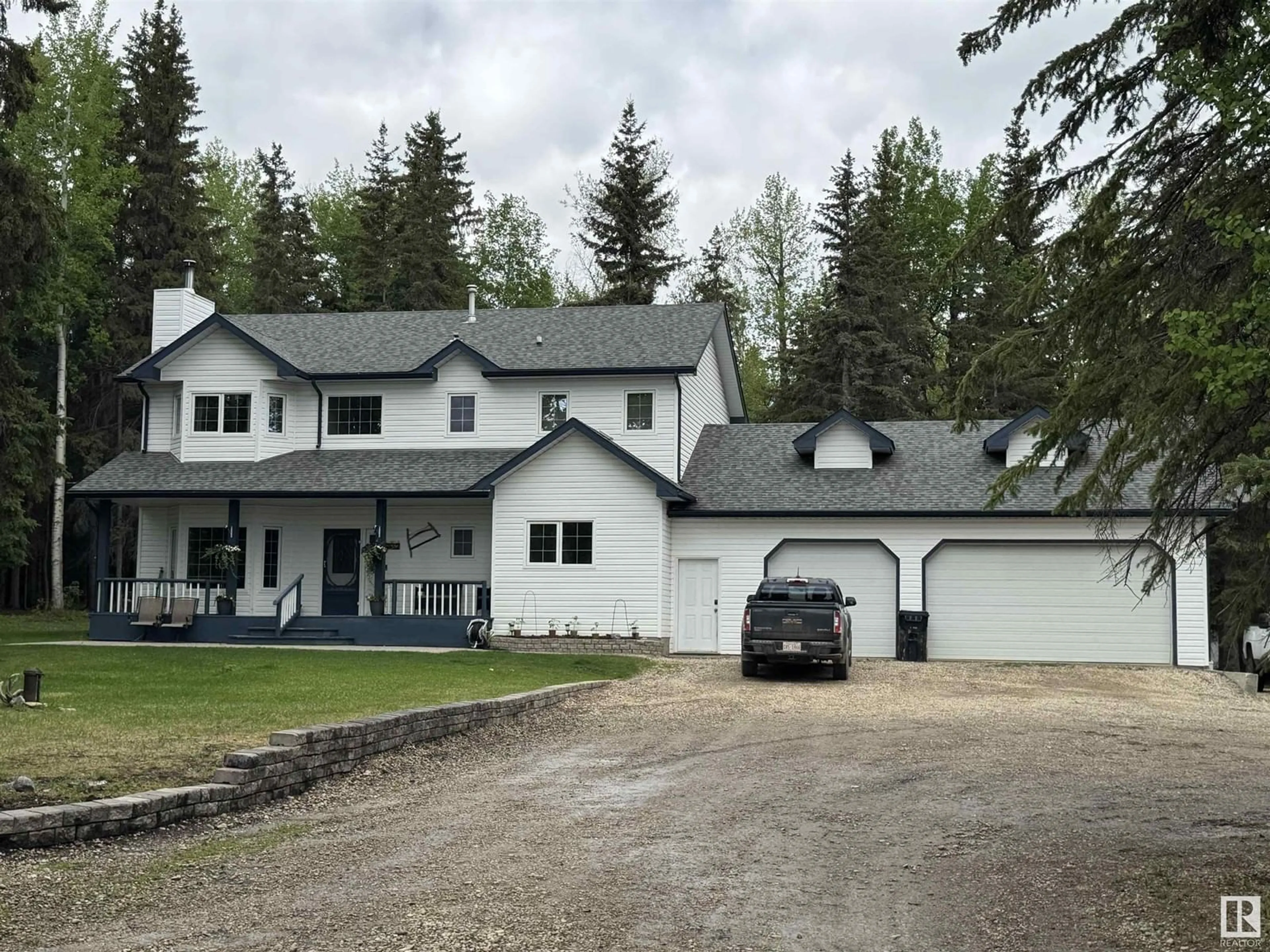 A pic from outside/outdoor area/front of a property/back of a property/a pic from drone, unknown for 5812 MITCHELL DR, Drayton Valley Alberta T7A1V1