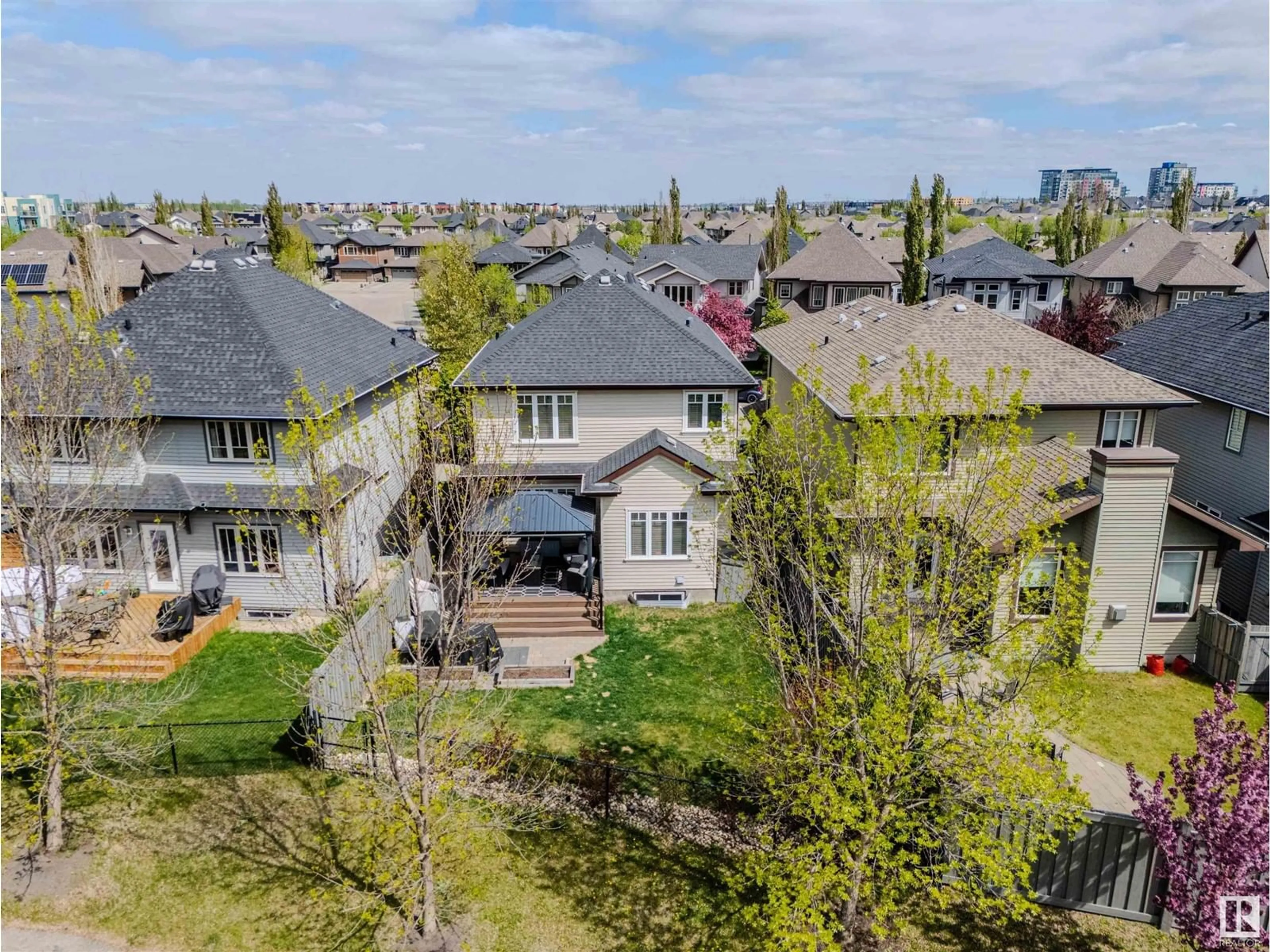 A pic from outside/outdoor area/front of a property/back of a property/a pic from drone, street for 2709 ANDERSON CR, Edmonton Alberta T6W0K5