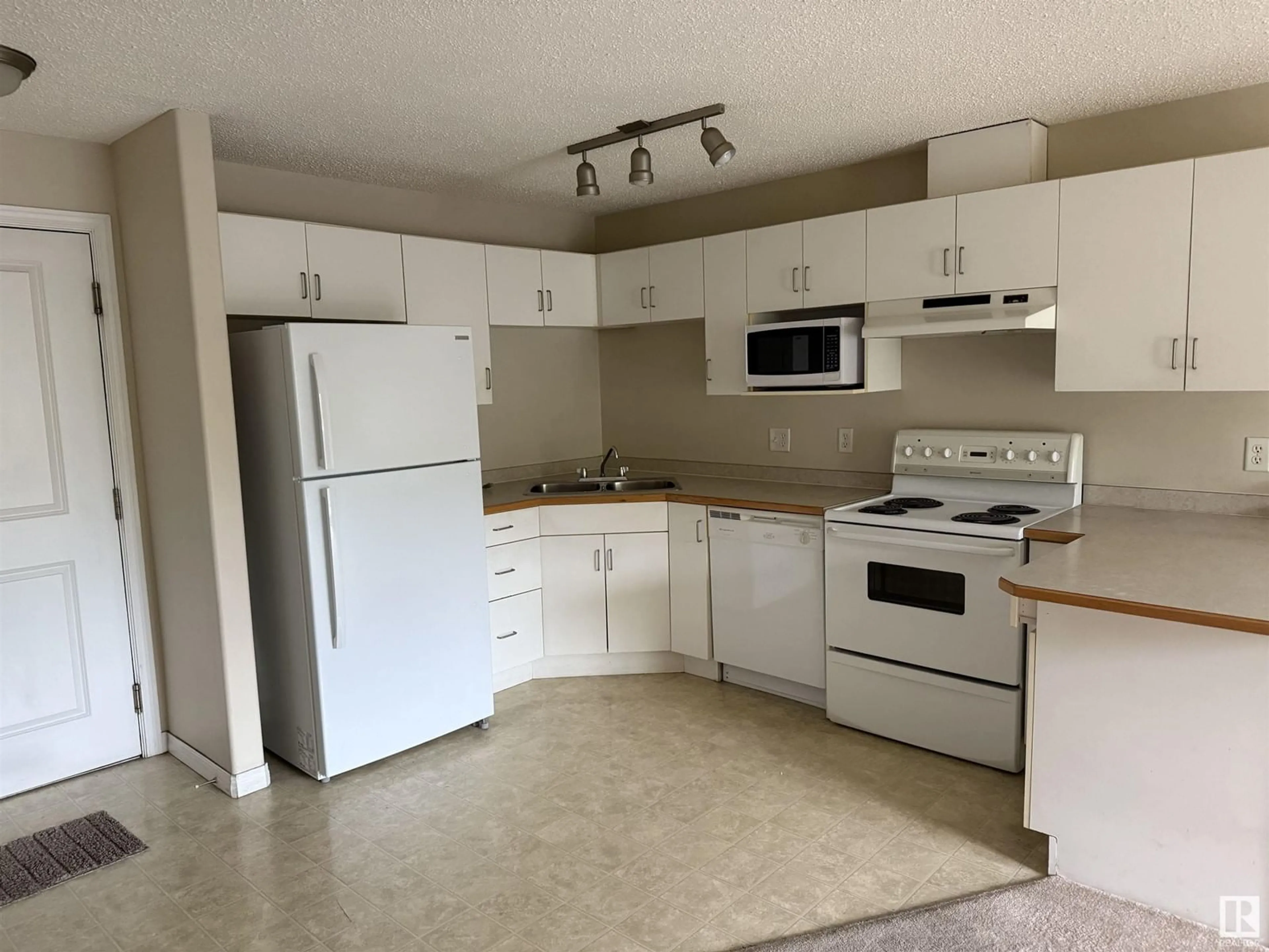 Standard kitchen, unknown for 220 10535 122 ST NW, Edmonton Alberta T5N4B7