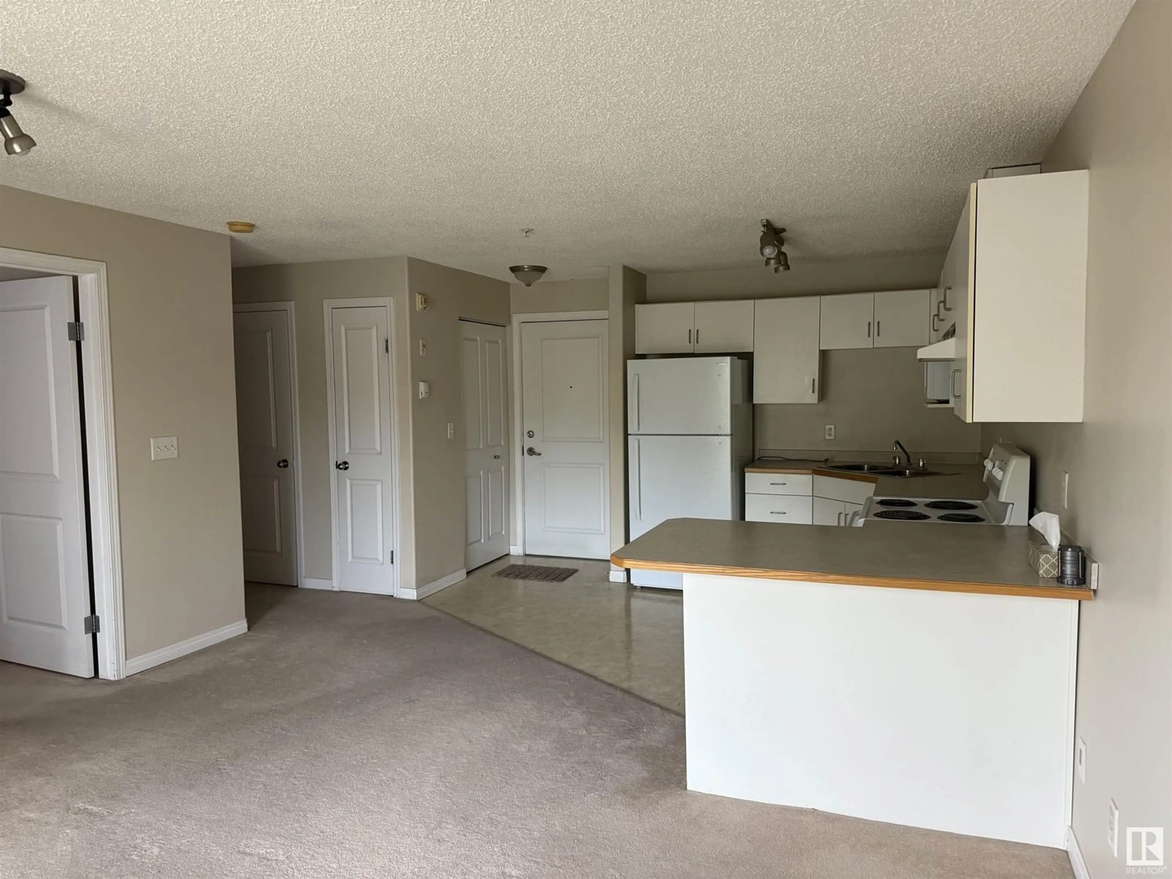 Unknown for 220 10535 122 ST NW, Edmonton Alberta T5N4B7