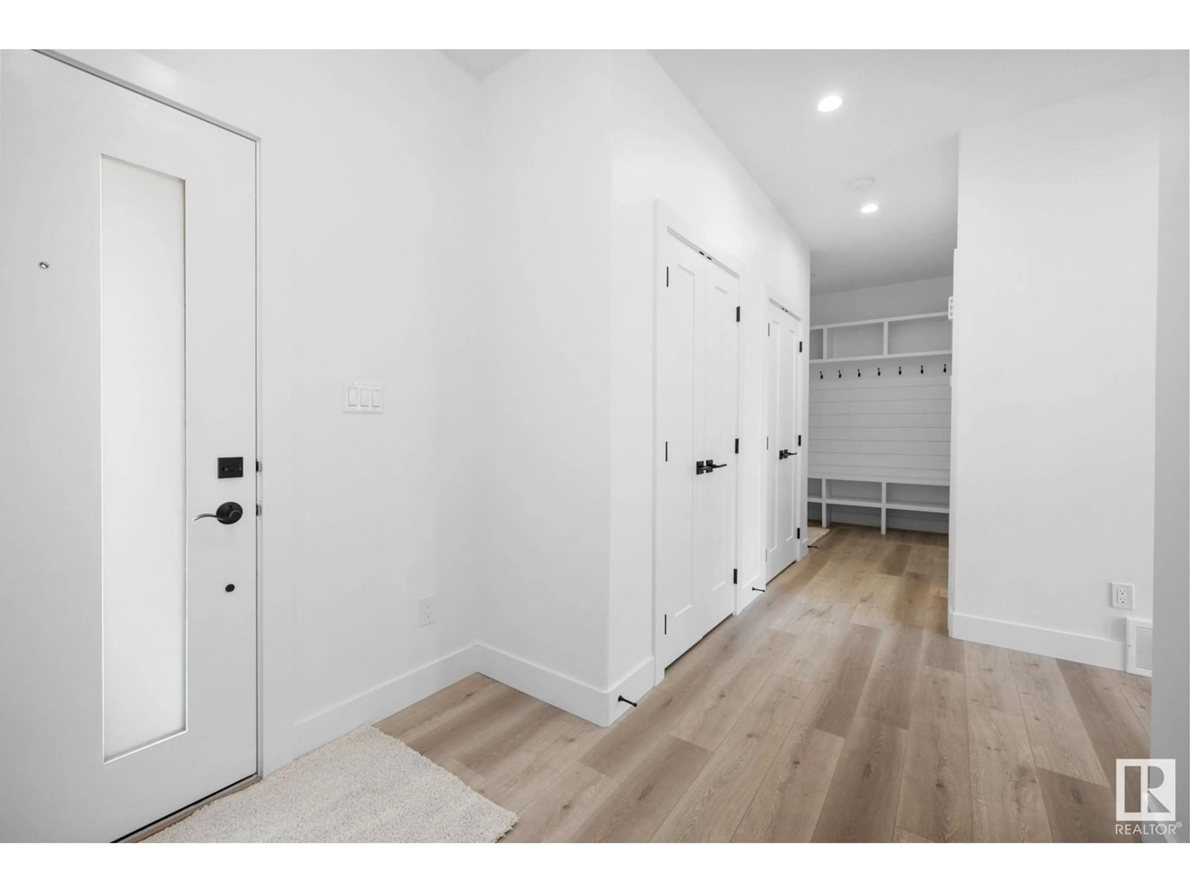 Indoor entryway for 177 CALEDON CR, Spruce Grove Alberta T7X4E3