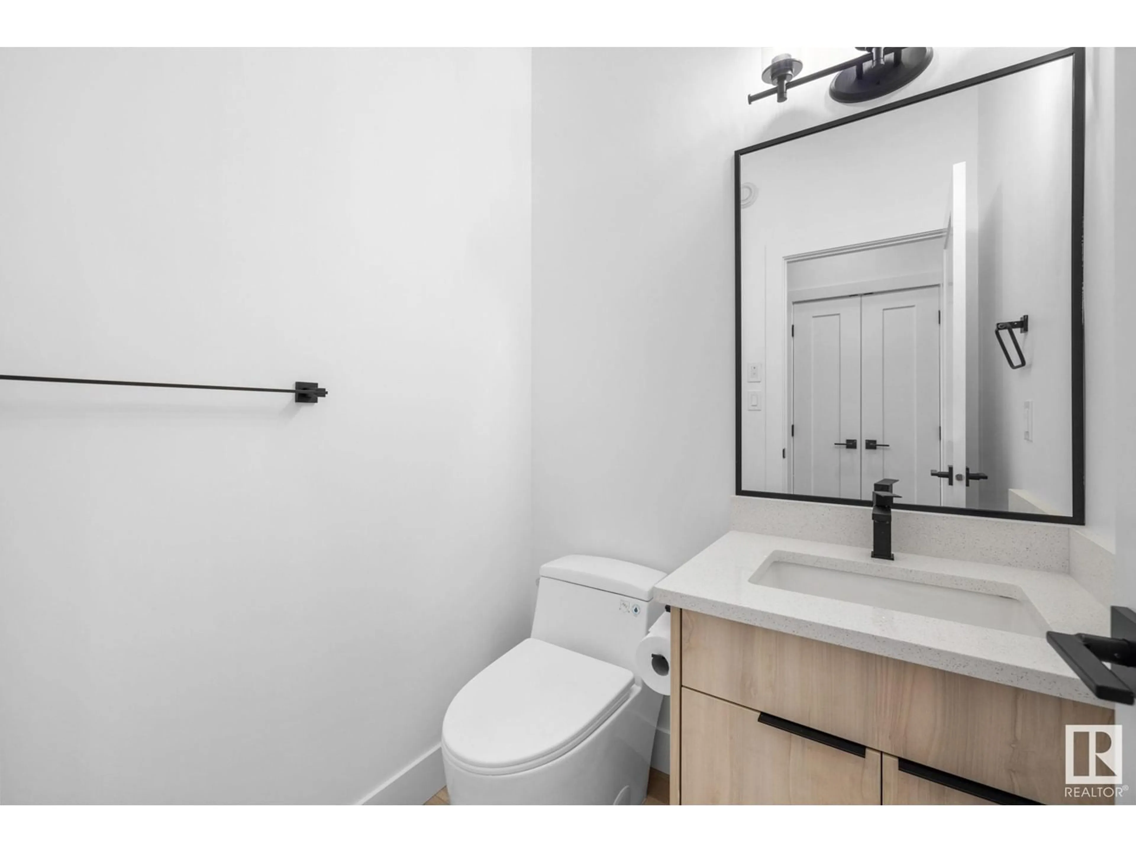 Standard bathroom, unknown for 177 CALEDON CR, Spruce Grove Alberta T7X4E3