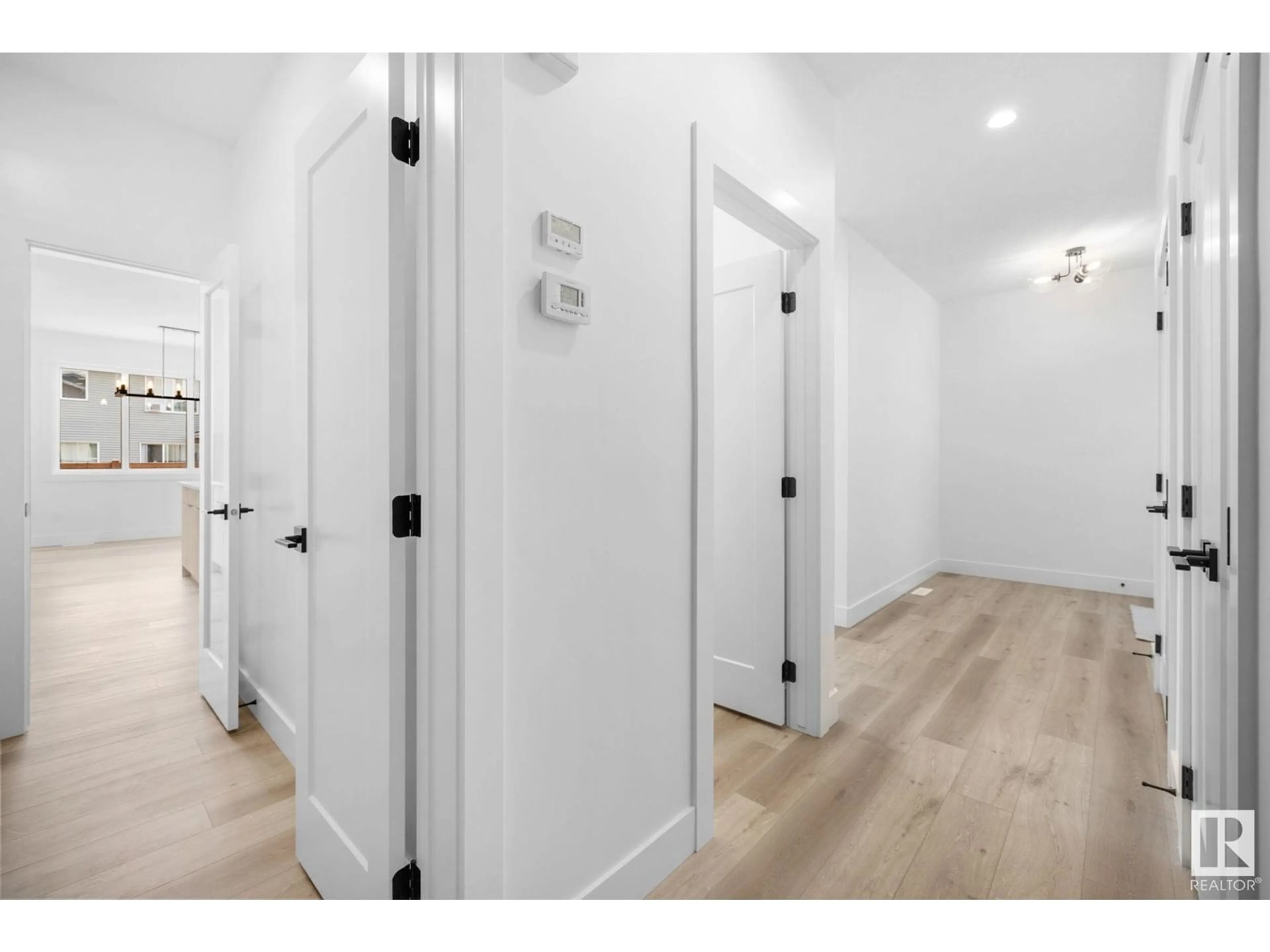 Indoor entryway for 177 CALEDON CR, Spruce Grove Alberta T7X4E3