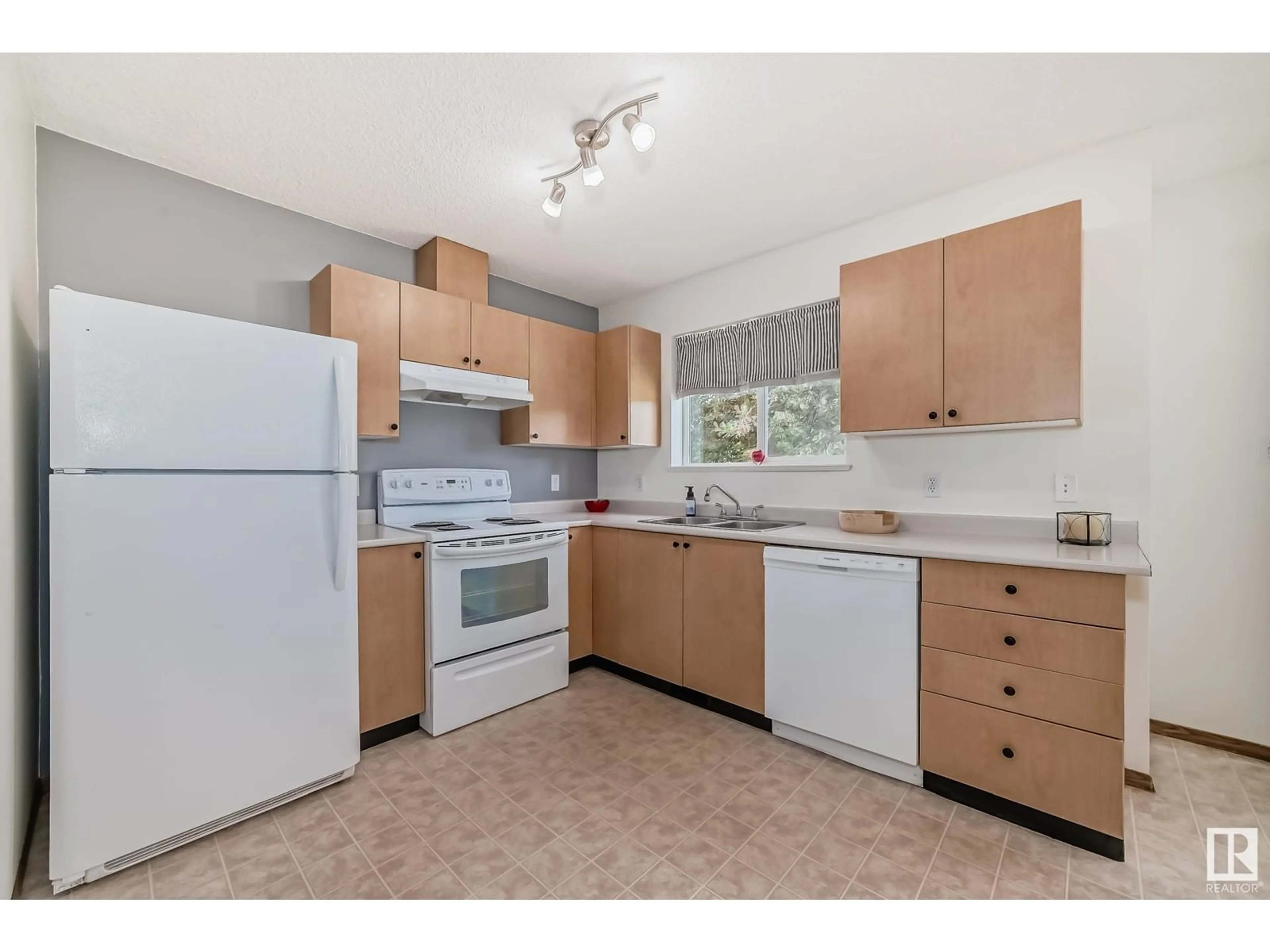 Standard kitchen, unknown for 201 - 801 BOTHWELL DR, Sherwood Park Alberta T8H2L1