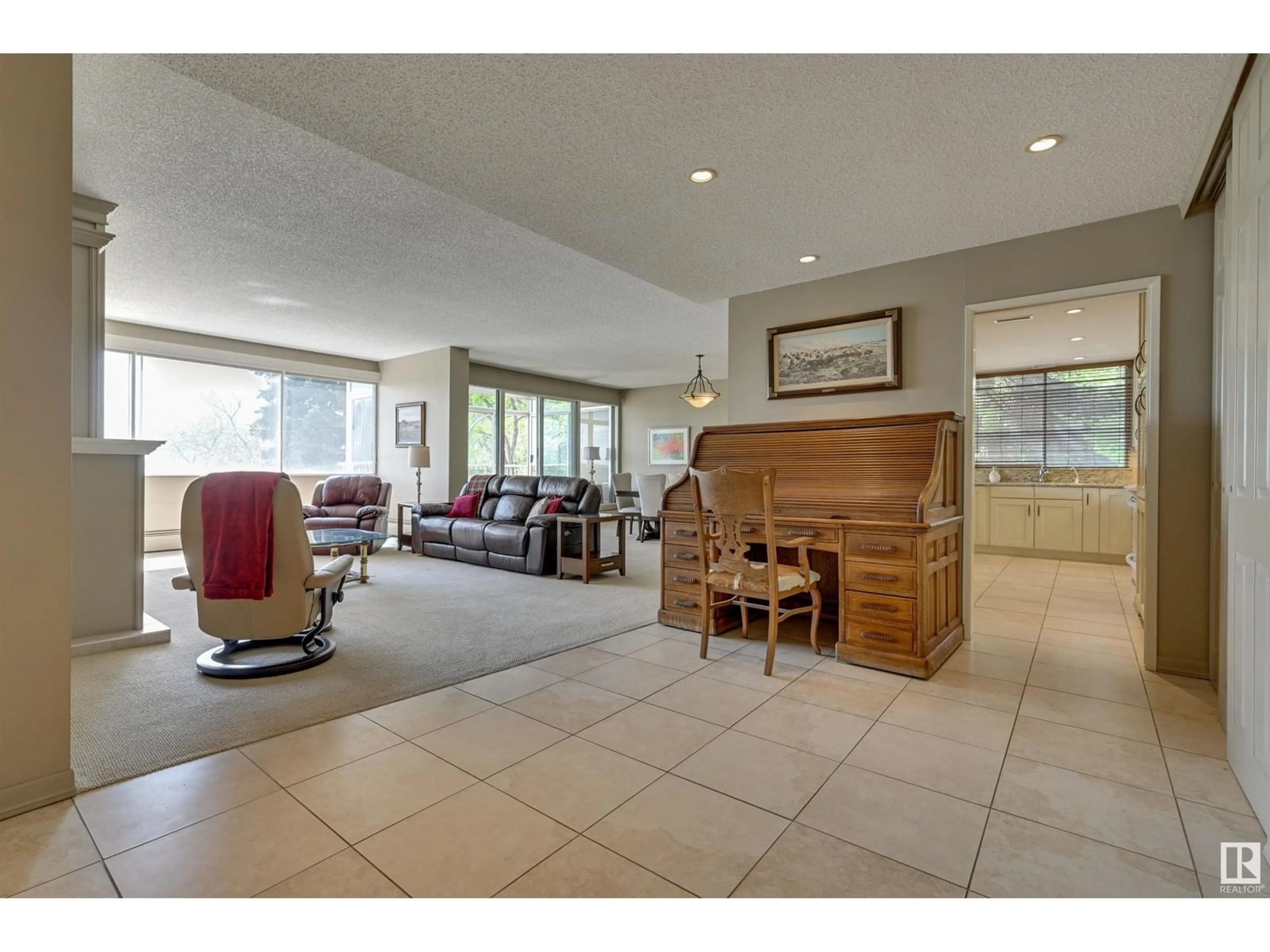Lobby for 202 - 9923 103 ST, Edmonton Alberta T5K2J3