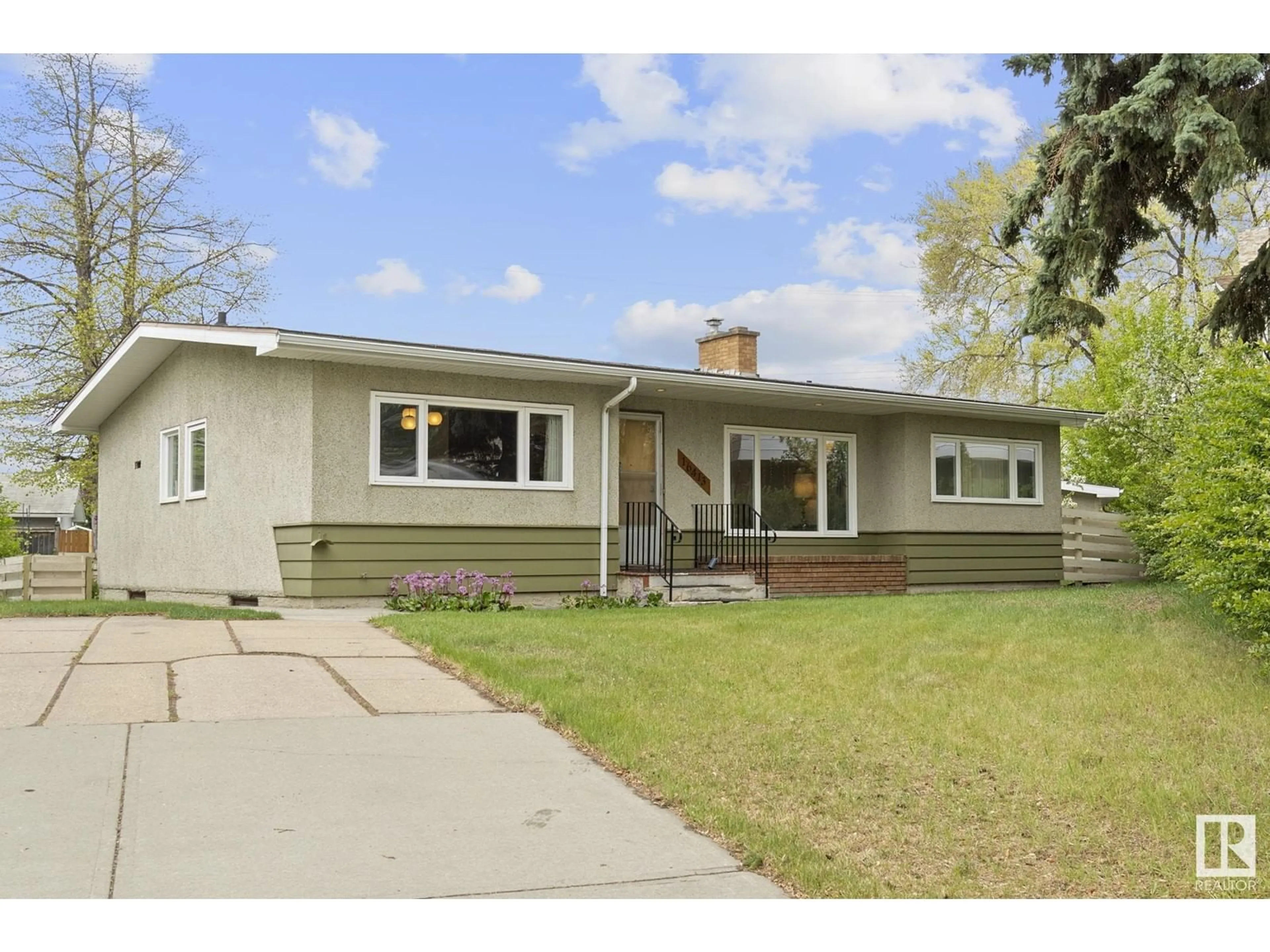 Home with vinyl exterior material, street for 16413 87A AV, Edmonton Alberta T6R4H8