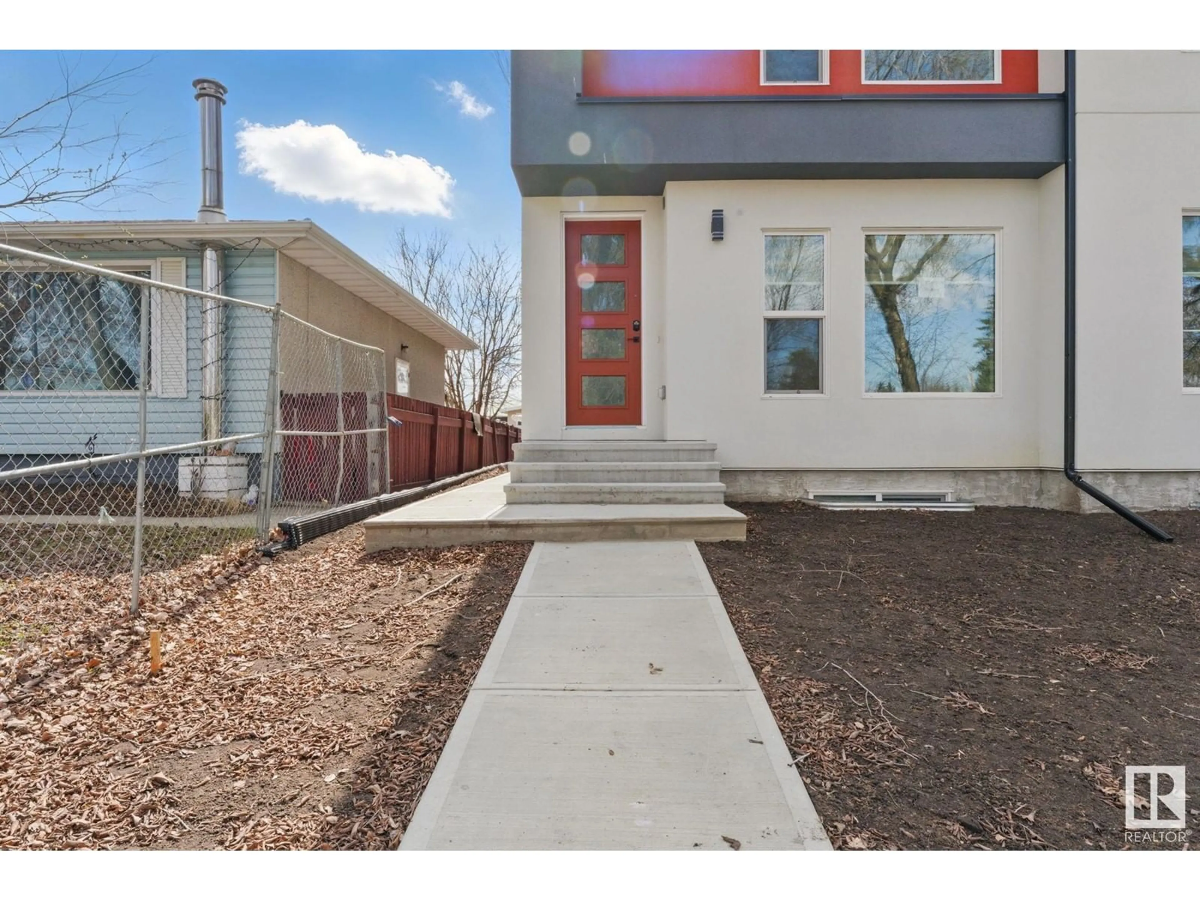 Unknown for 10415 68 AV, Edmonton Alberta T6H2A8