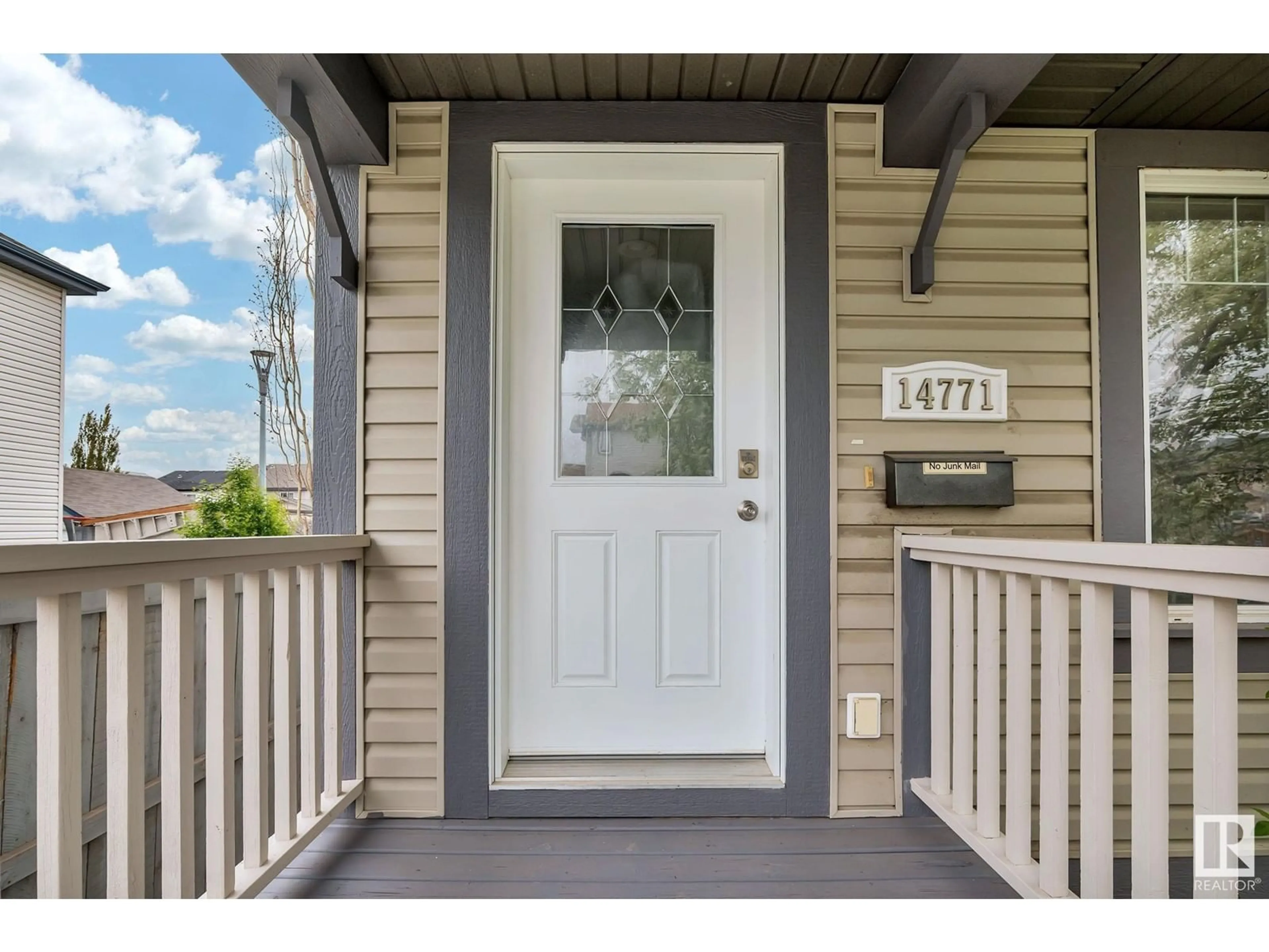 Indoor entryway for NW - 14771 141 ST, Edmonton Alberta T6V0A7