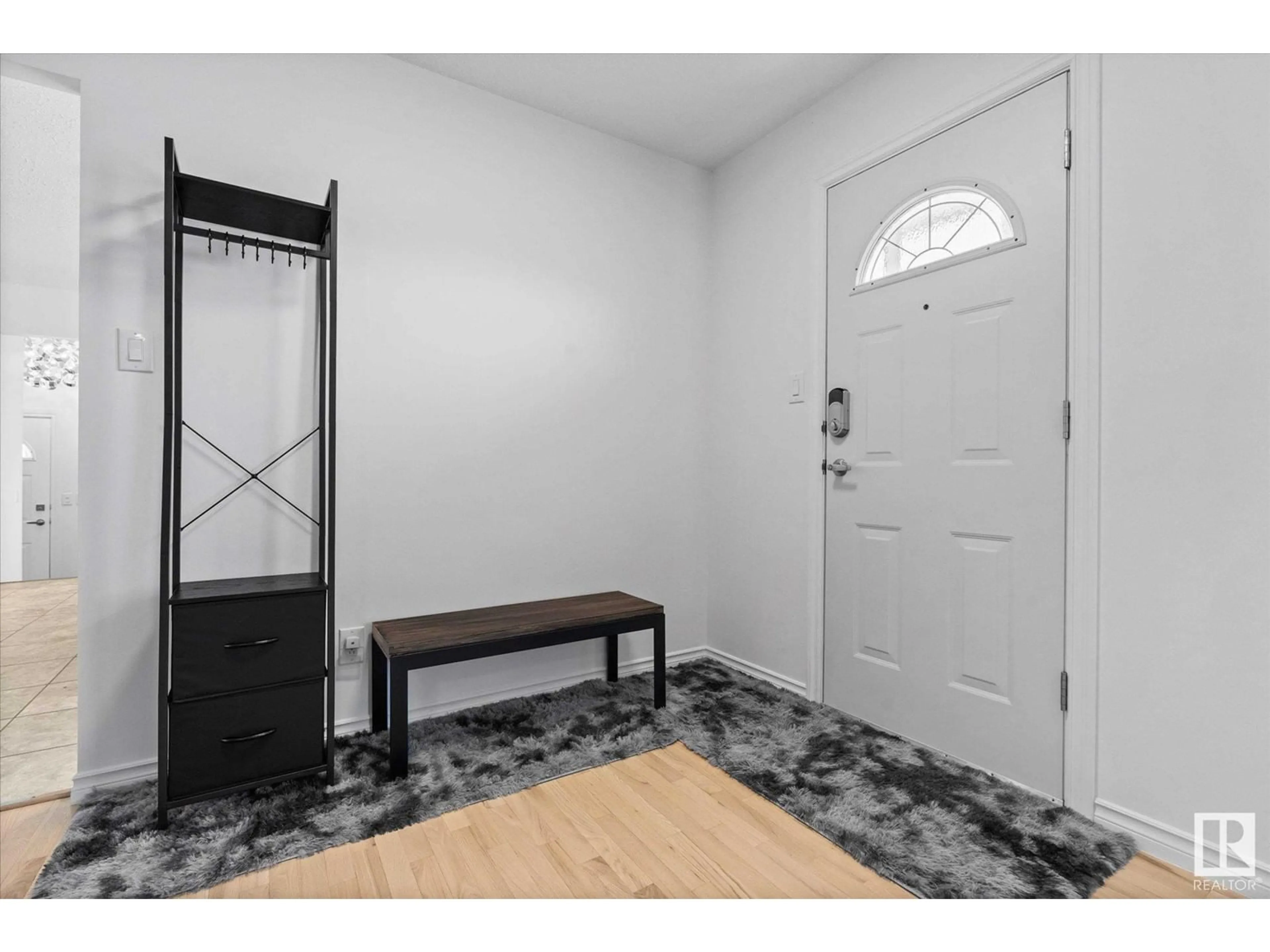 Indoor entryway for 5230 51 AV, Wabamun Alberta T0E0K0