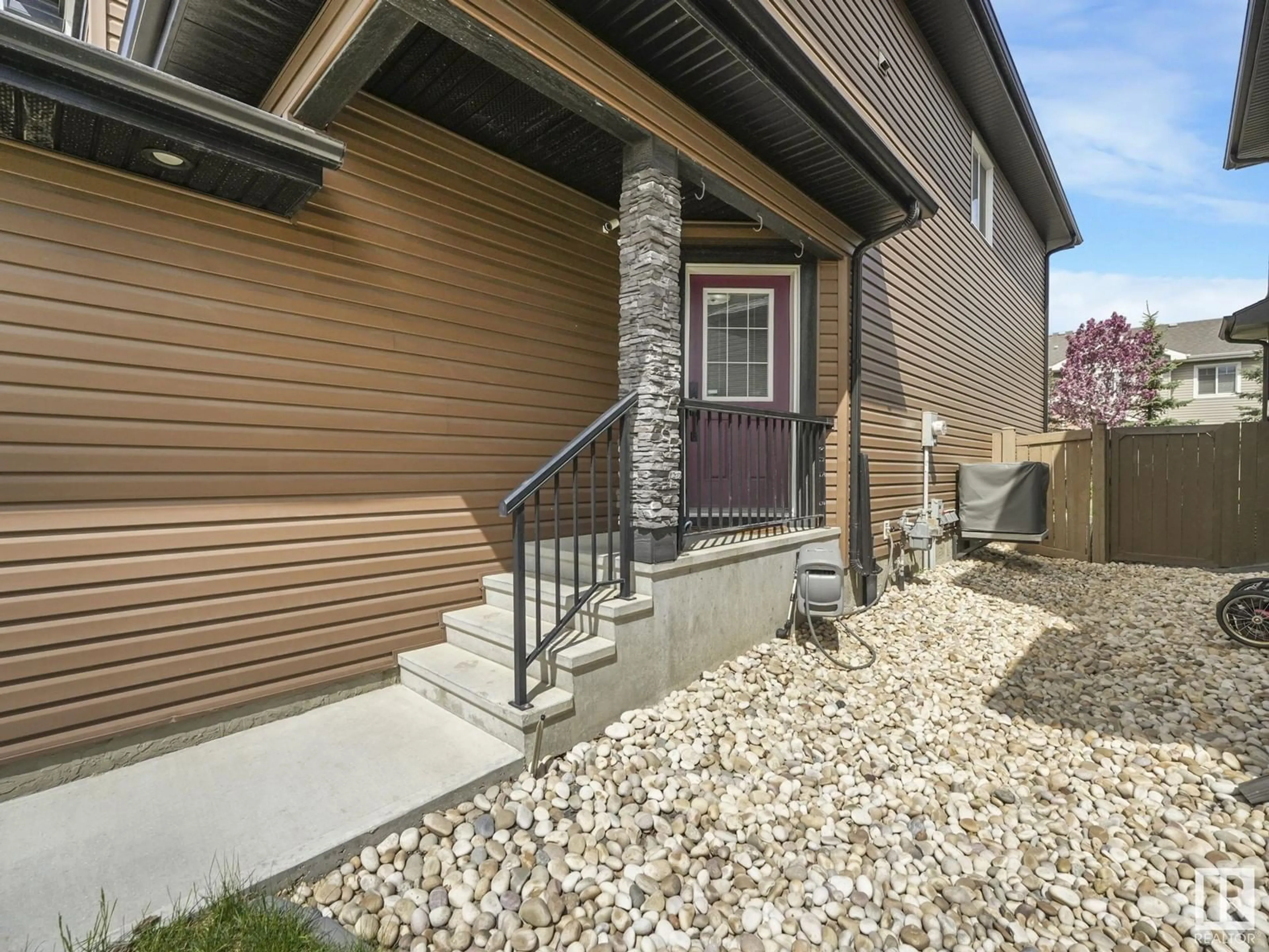 Unknown for 3044 HARVEY CR, Edmonton Alberta T6M0N2