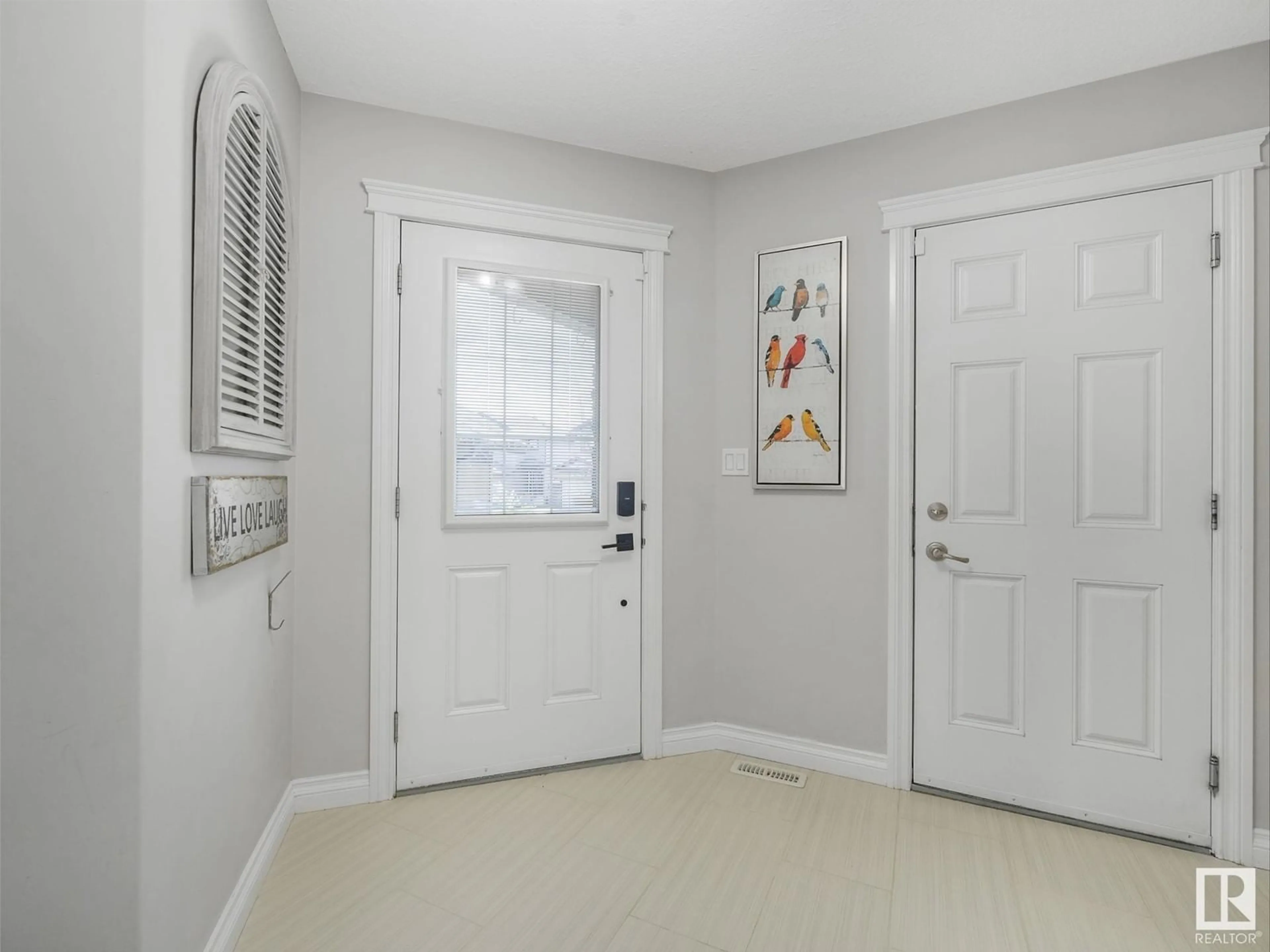 Indoor entryway for 3044 HARVEY CR, Edmonton Alberta T6M0N2