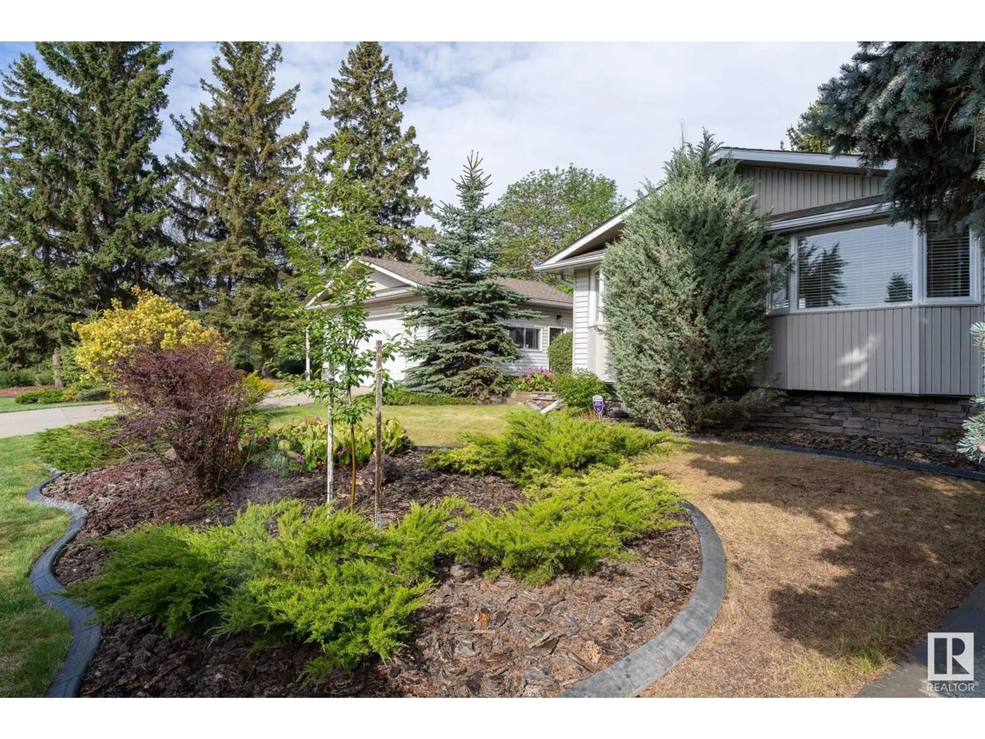 Home with vinyl exterior material, unknown for NW - 7608 143A ST, Edmonton Alberta T5R0P9