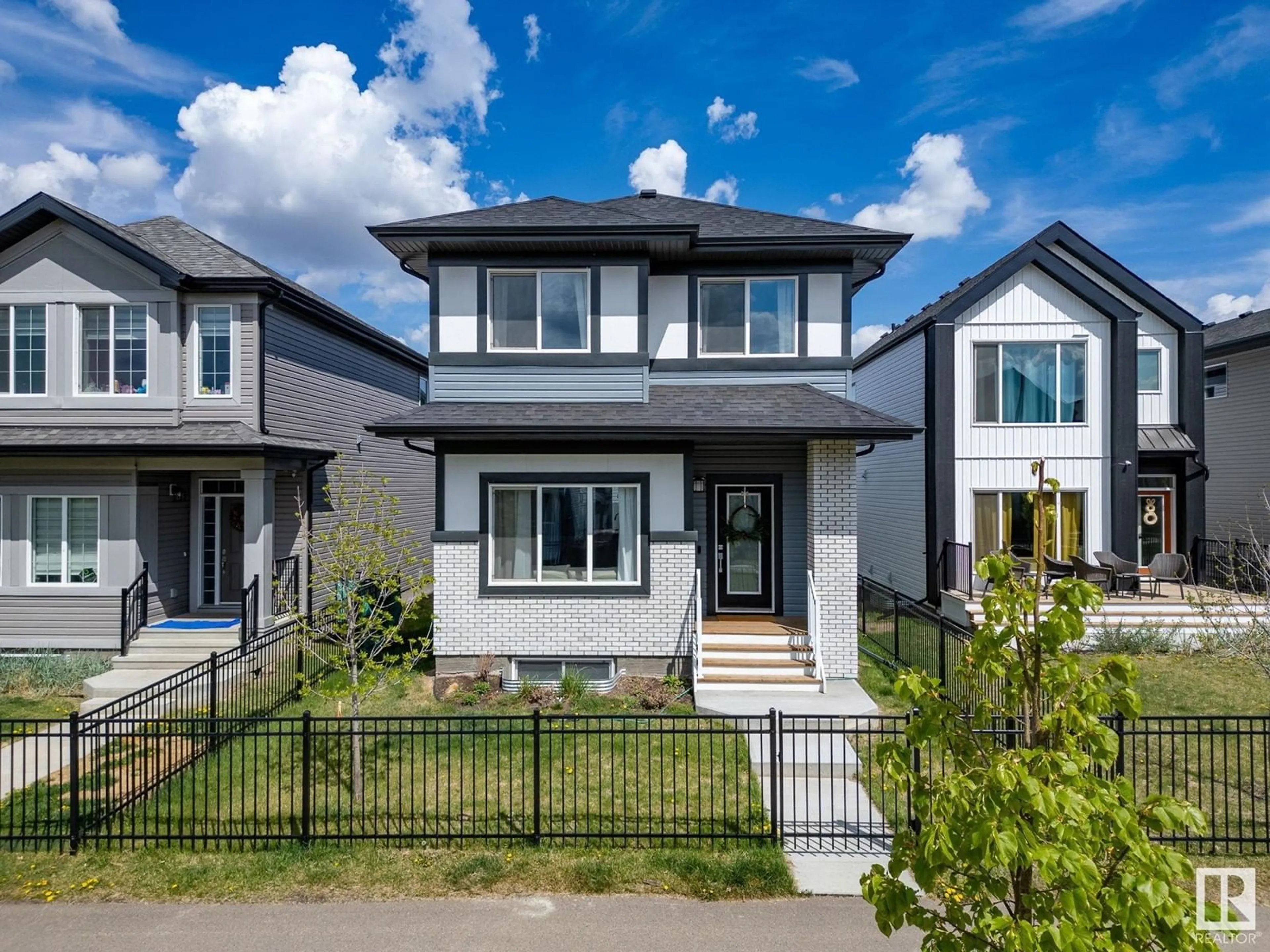 Home with vinyl exterior material, street for 3057 COUGHLAN LN, Edmonton Alberta T6W0C3