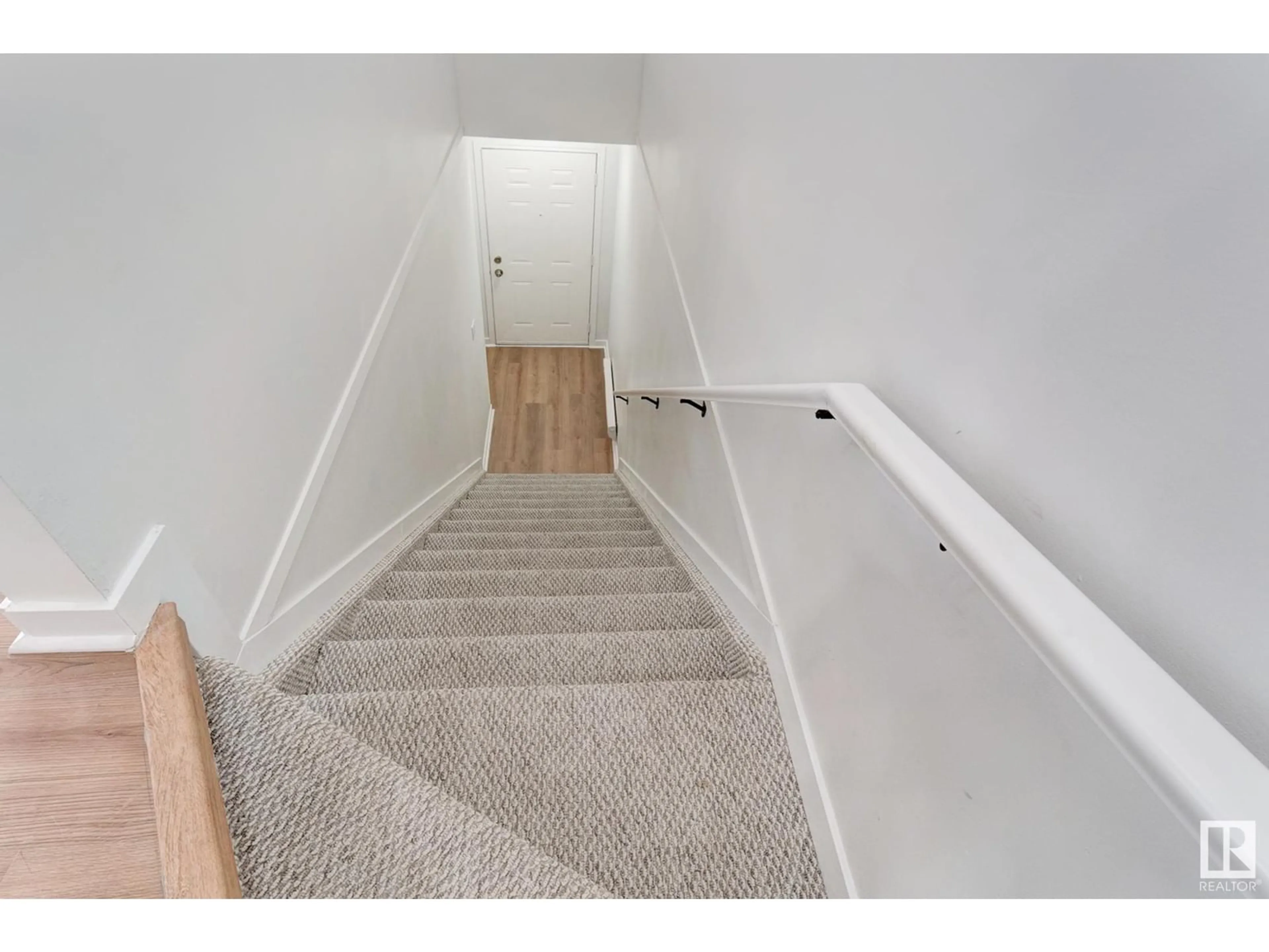 Stairs for 109 - 3040 SPENCE WD, Edmonton Alberta T6X1N7