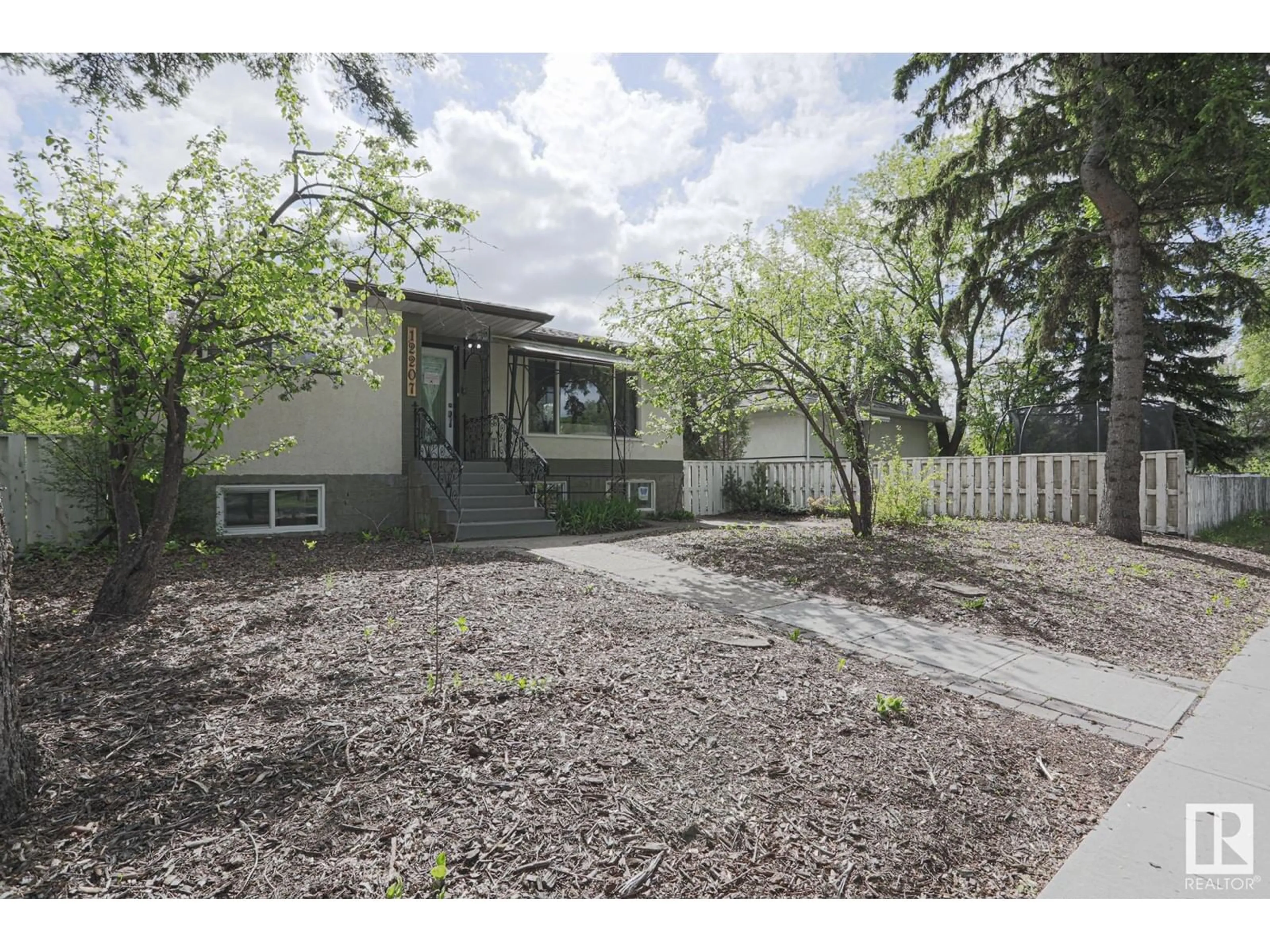 A pic from outside/outdoor area/front of a property/back of a property/a pic from drone, street for NW - 12207 58 ST, Edmonton Alberta T5W3X6
