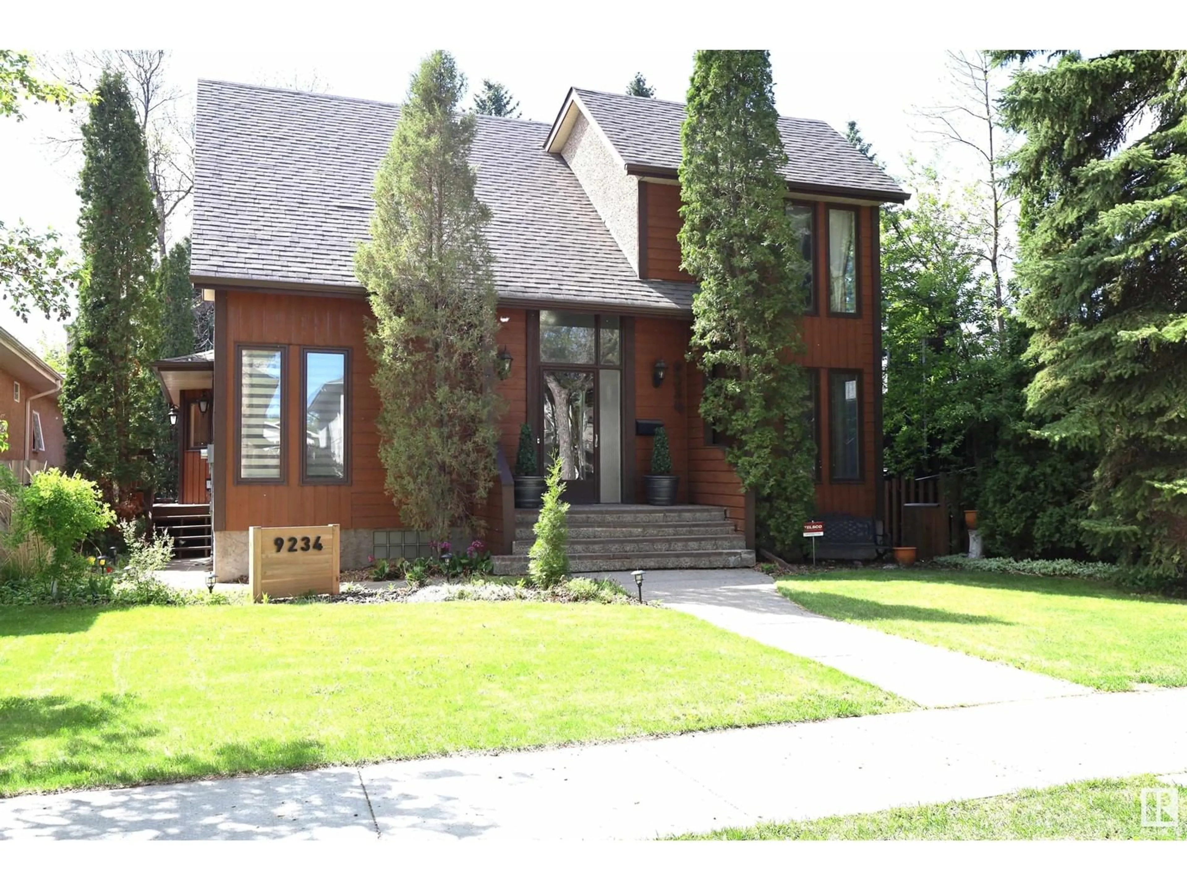 Home with brick exterior material, street for 9234 95 ST, Edmonton Alberta T6C3W8