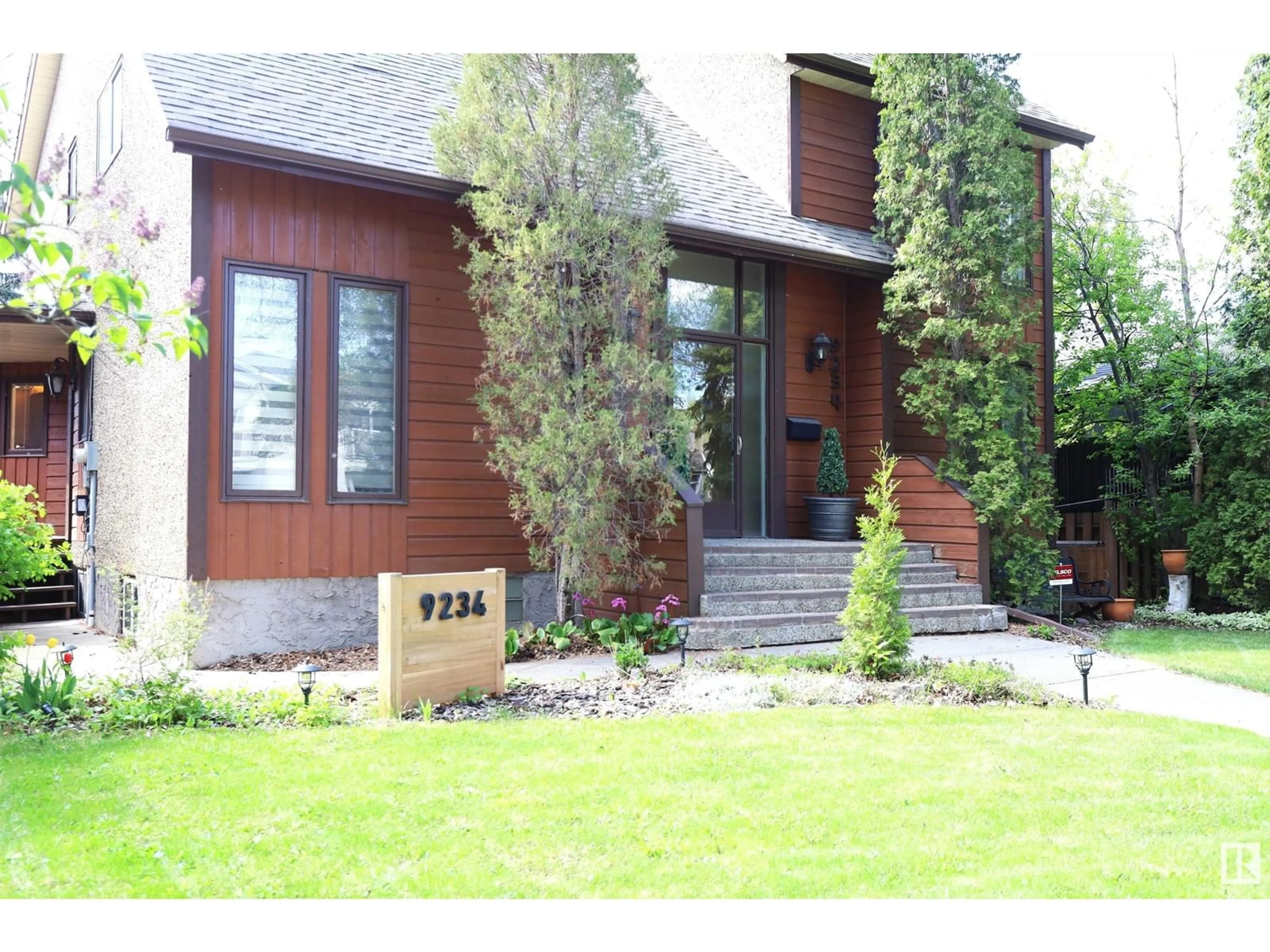 Home with brick exterior material, street for 9234 95 ST, Edmonton Alberta T6C3W8