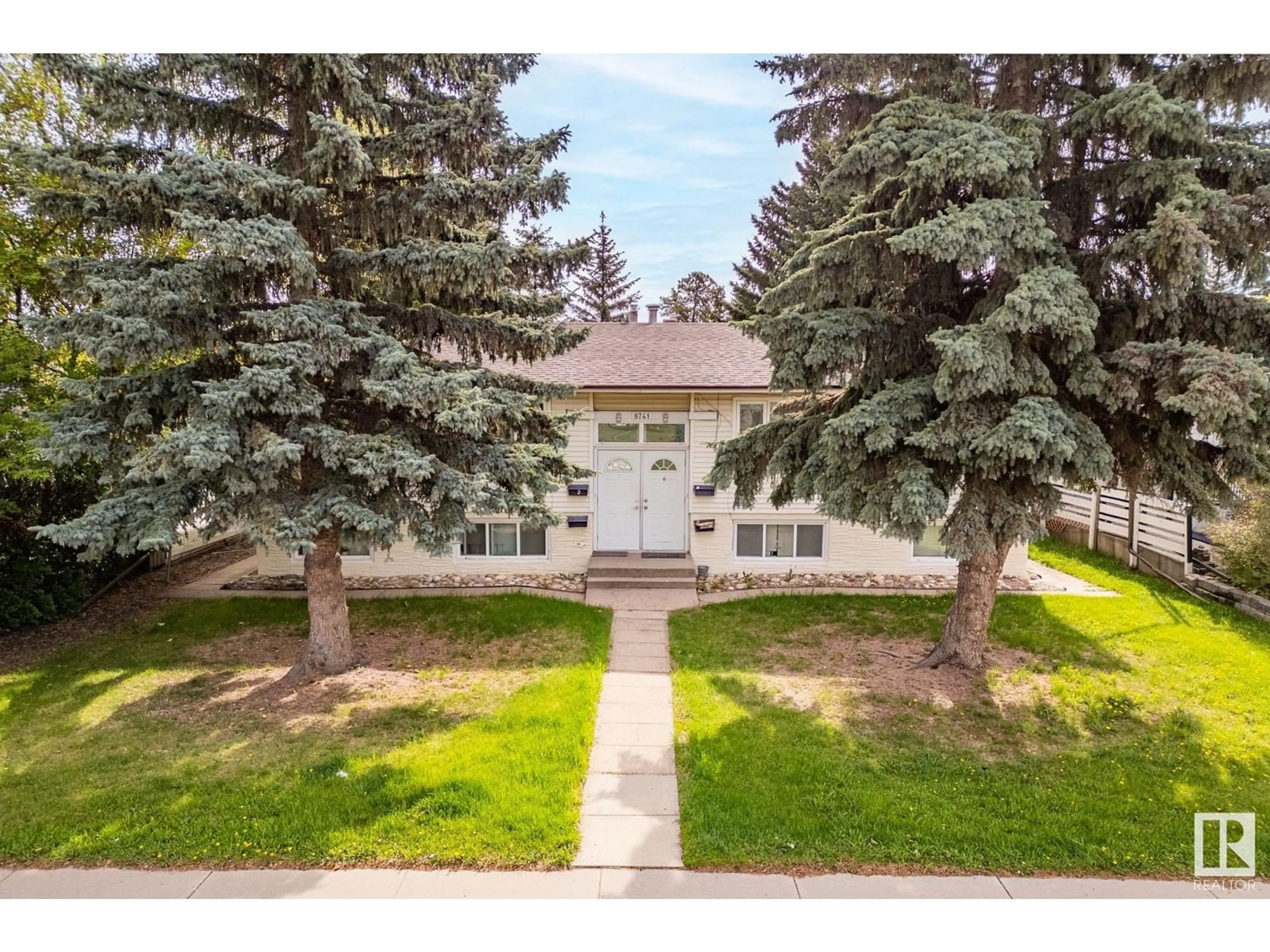 A pic from outside/outdoor area/front of a property/back of a property/a pic from drone, street for NW - 8741 152 ST, Edmonton Alberta T5R1L9