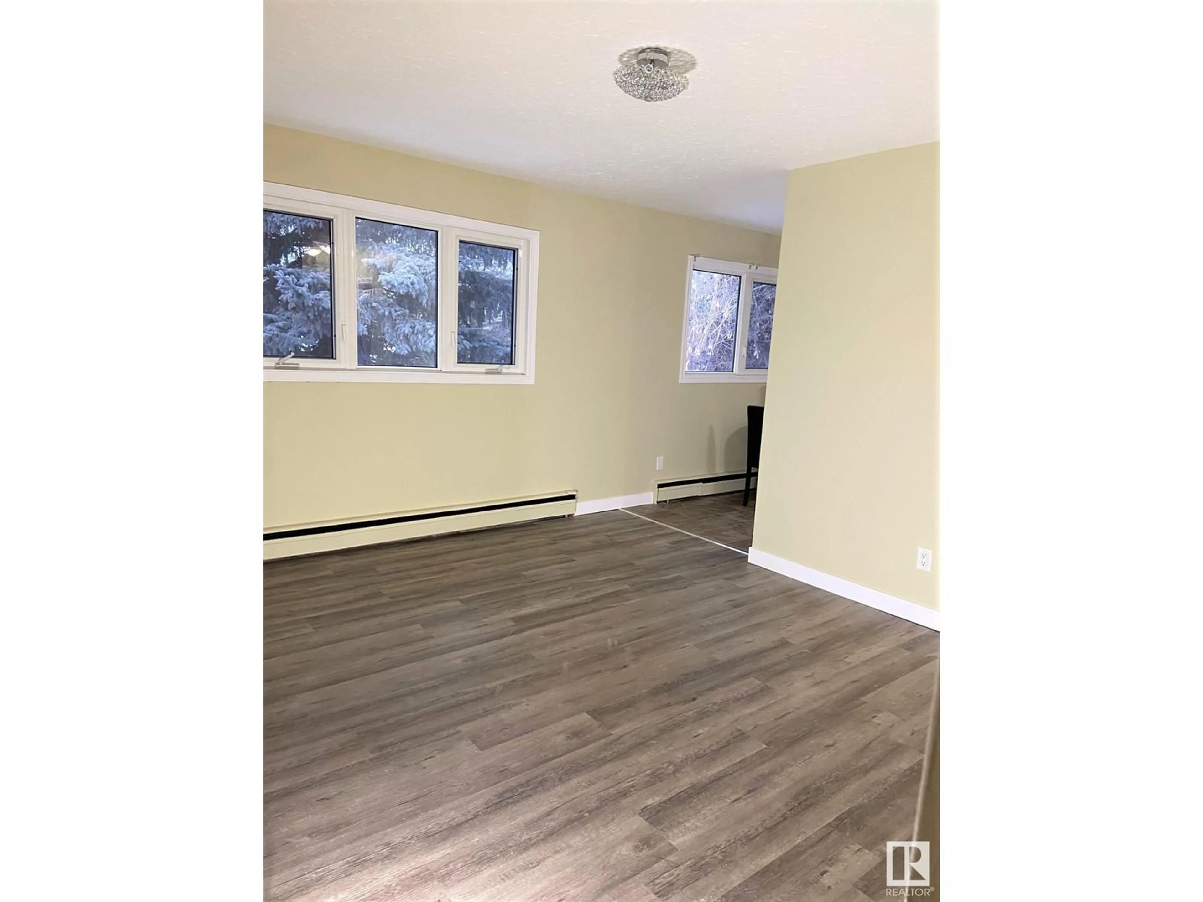 A pic of a room for NW - 8741 152 ST, Edmonton Alberta T5R1L9