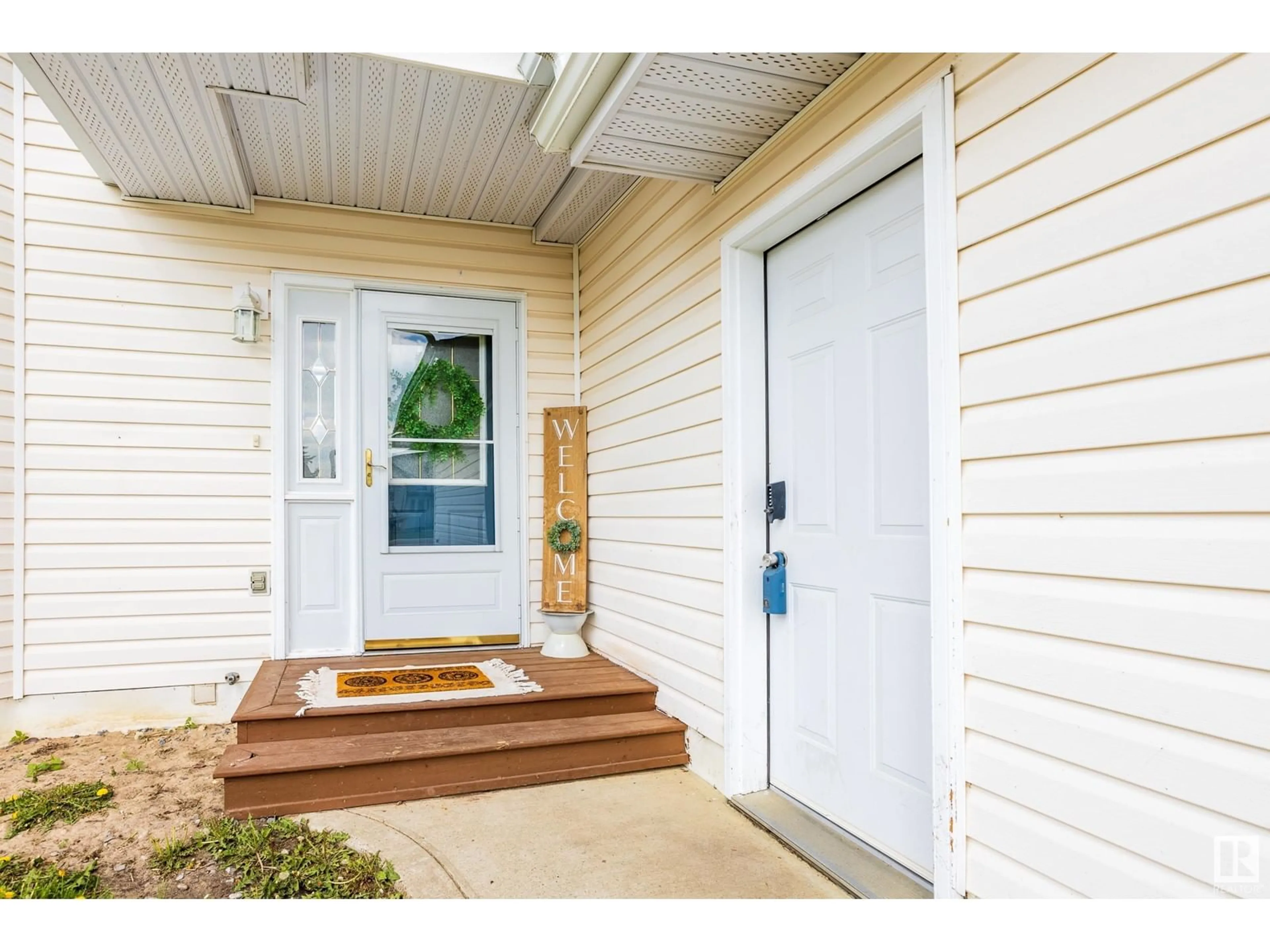 Indoor entryway for 5122 51 ST, Legal Alberta T0G1L0